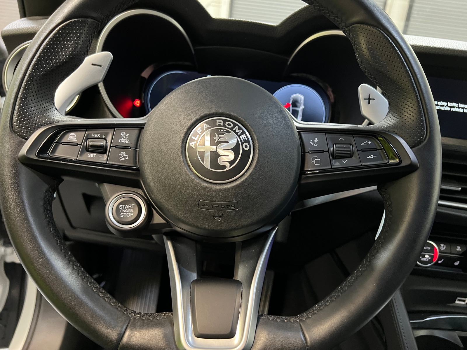 Thumbnail: 2024 Alfa Romeo Stelvio - 5