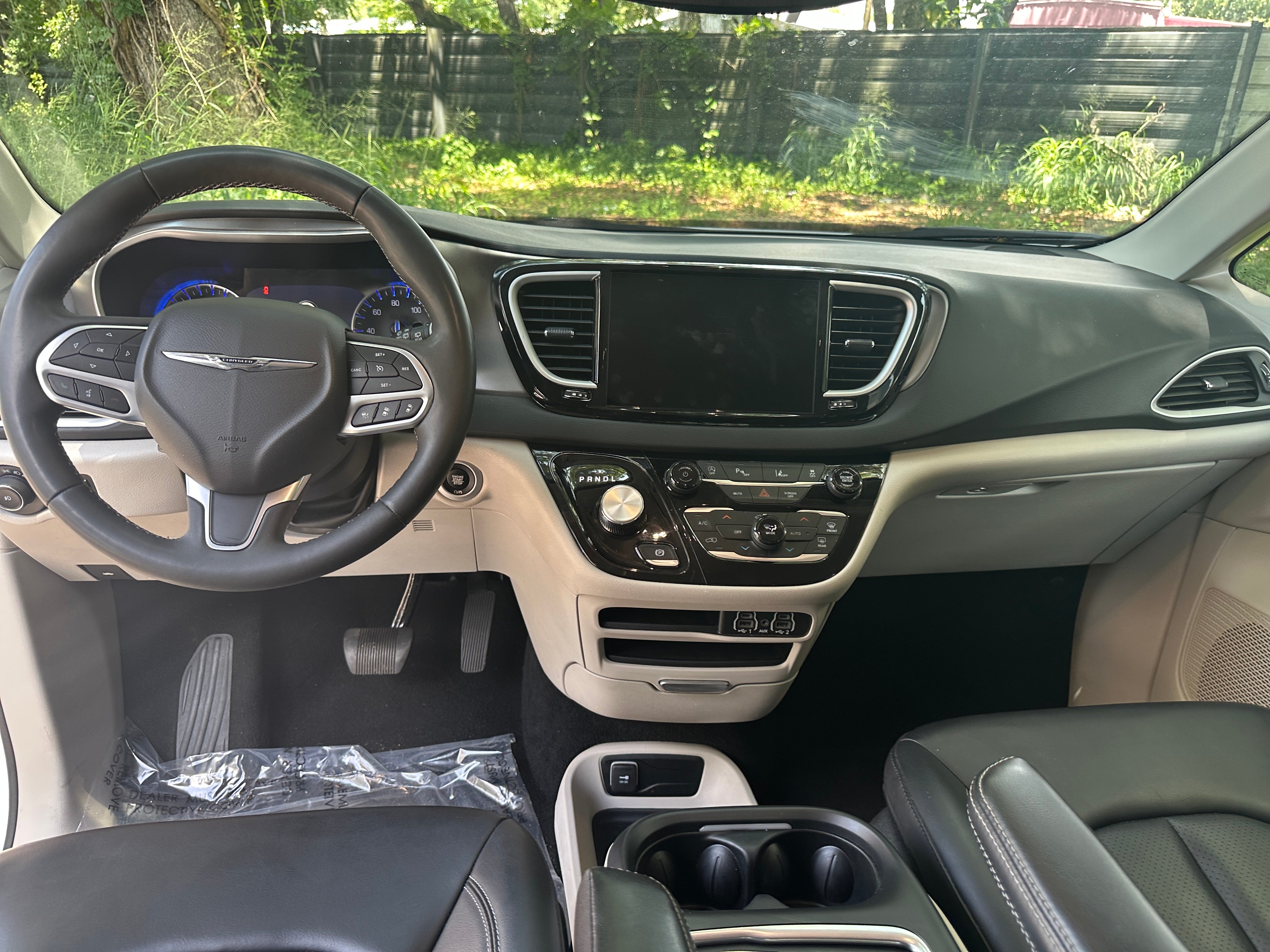 2023 Chrysler Pacifica Touring L 3