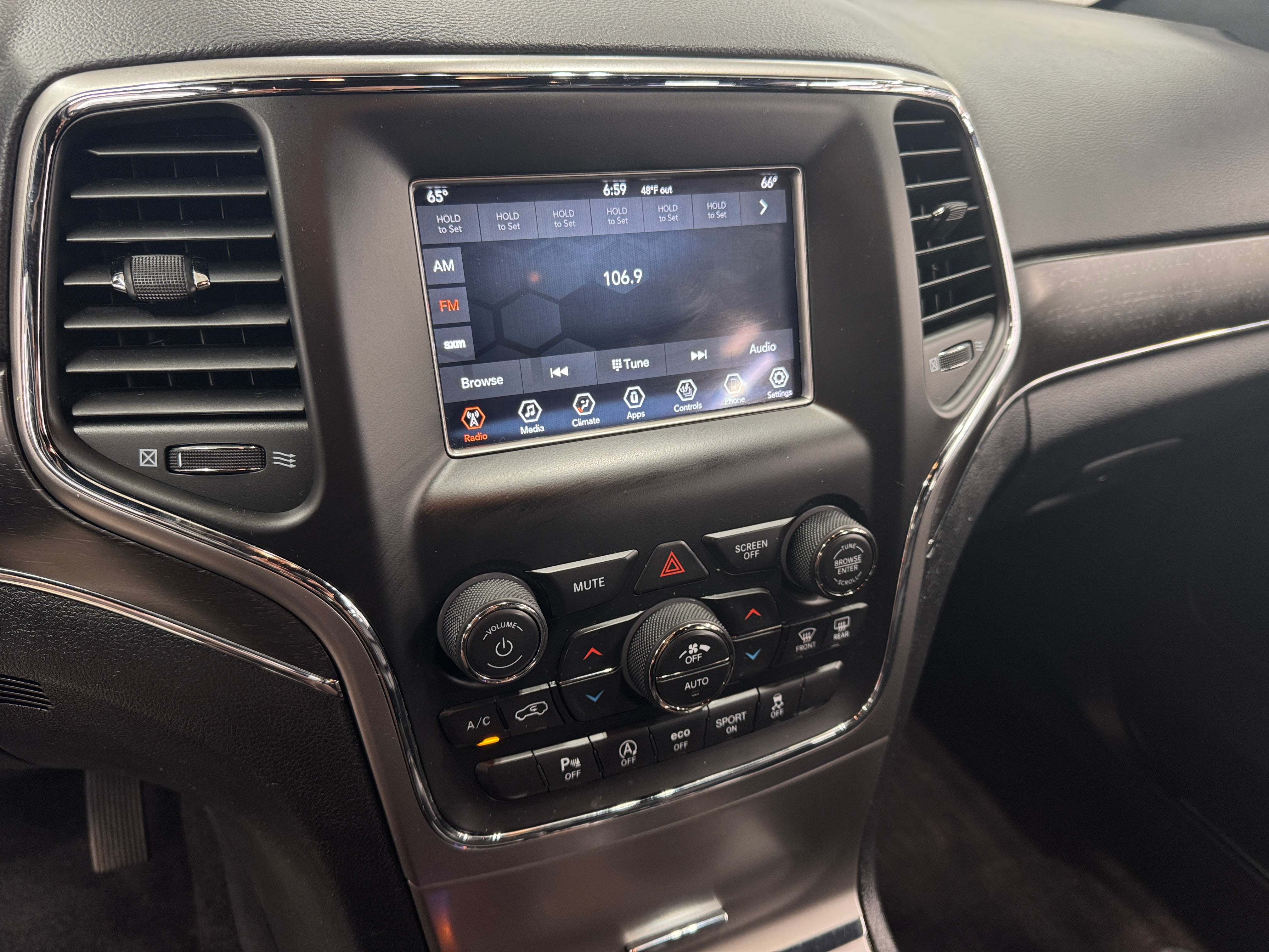 2018 Jeep Grand Cherokee Limited Edition 3