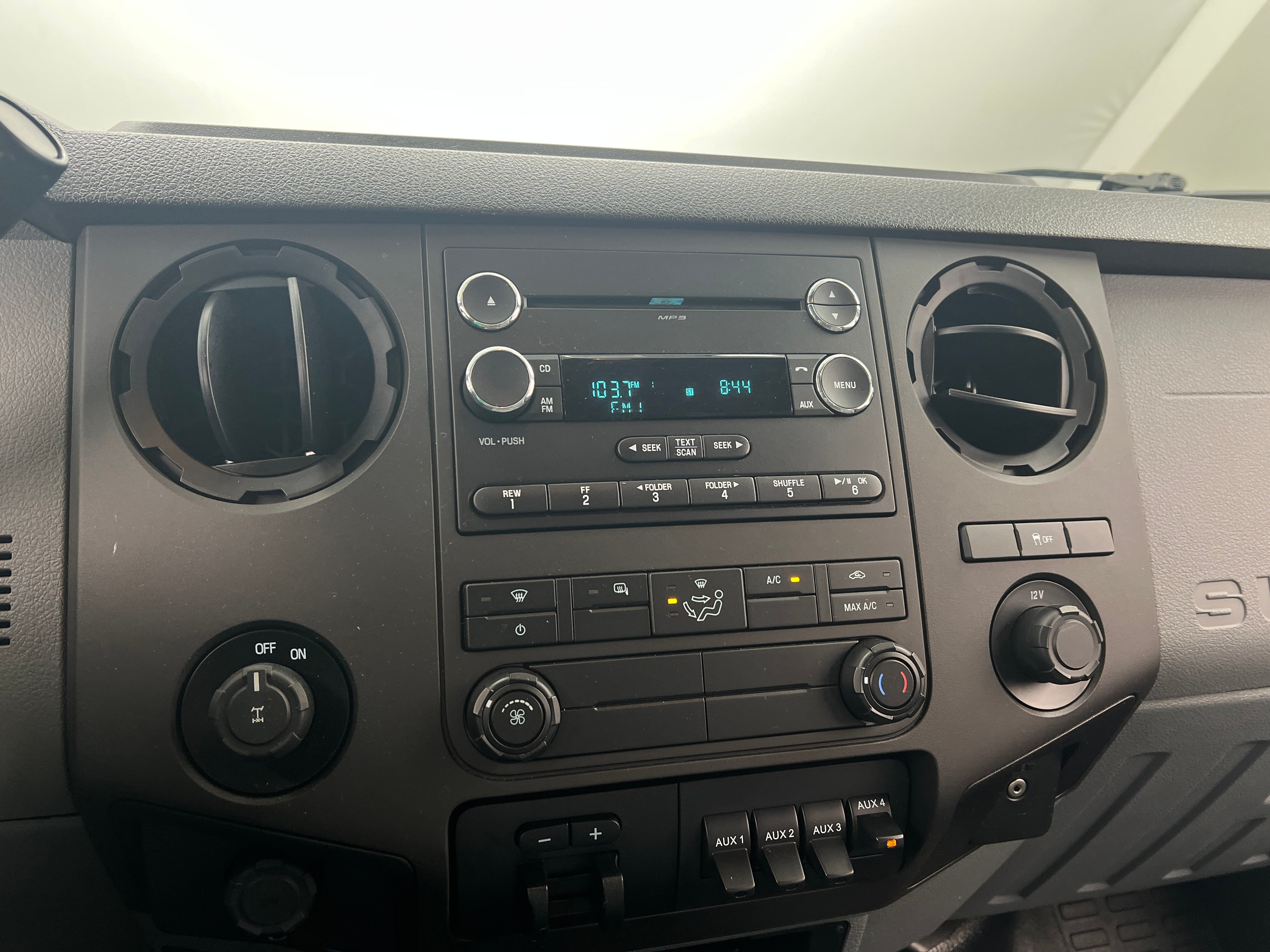 2016 Ford Econoline E-250 3