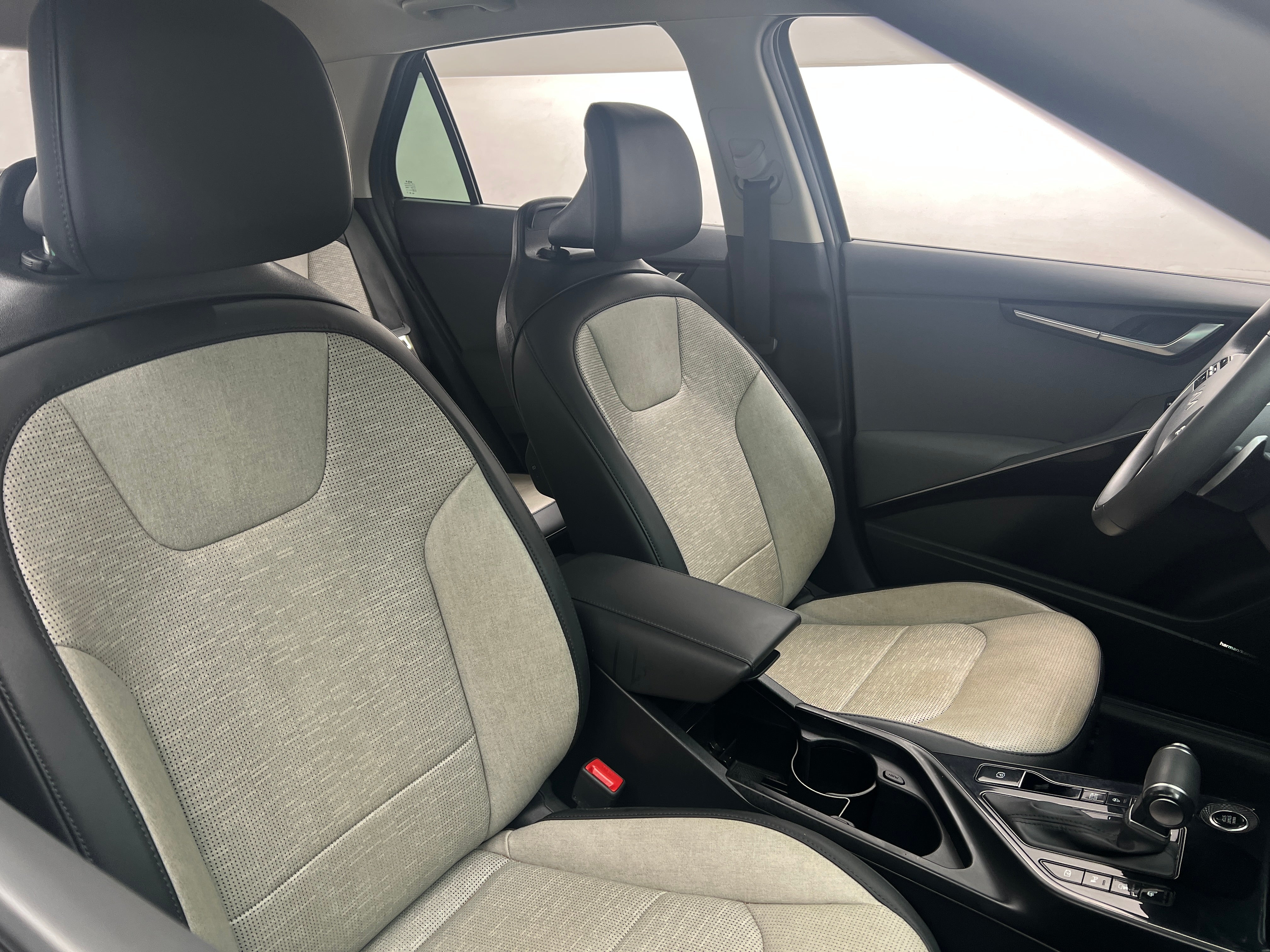 2024 Kia Niro SX 2