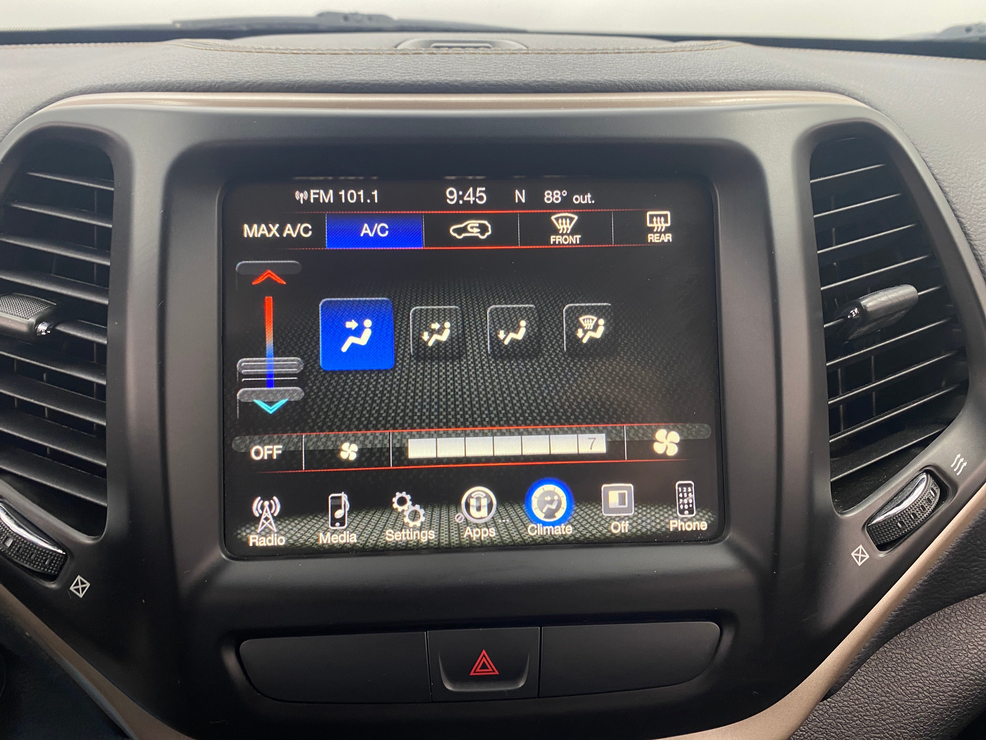 Thumbnail: 2017 Jeep Cherokee - 4
