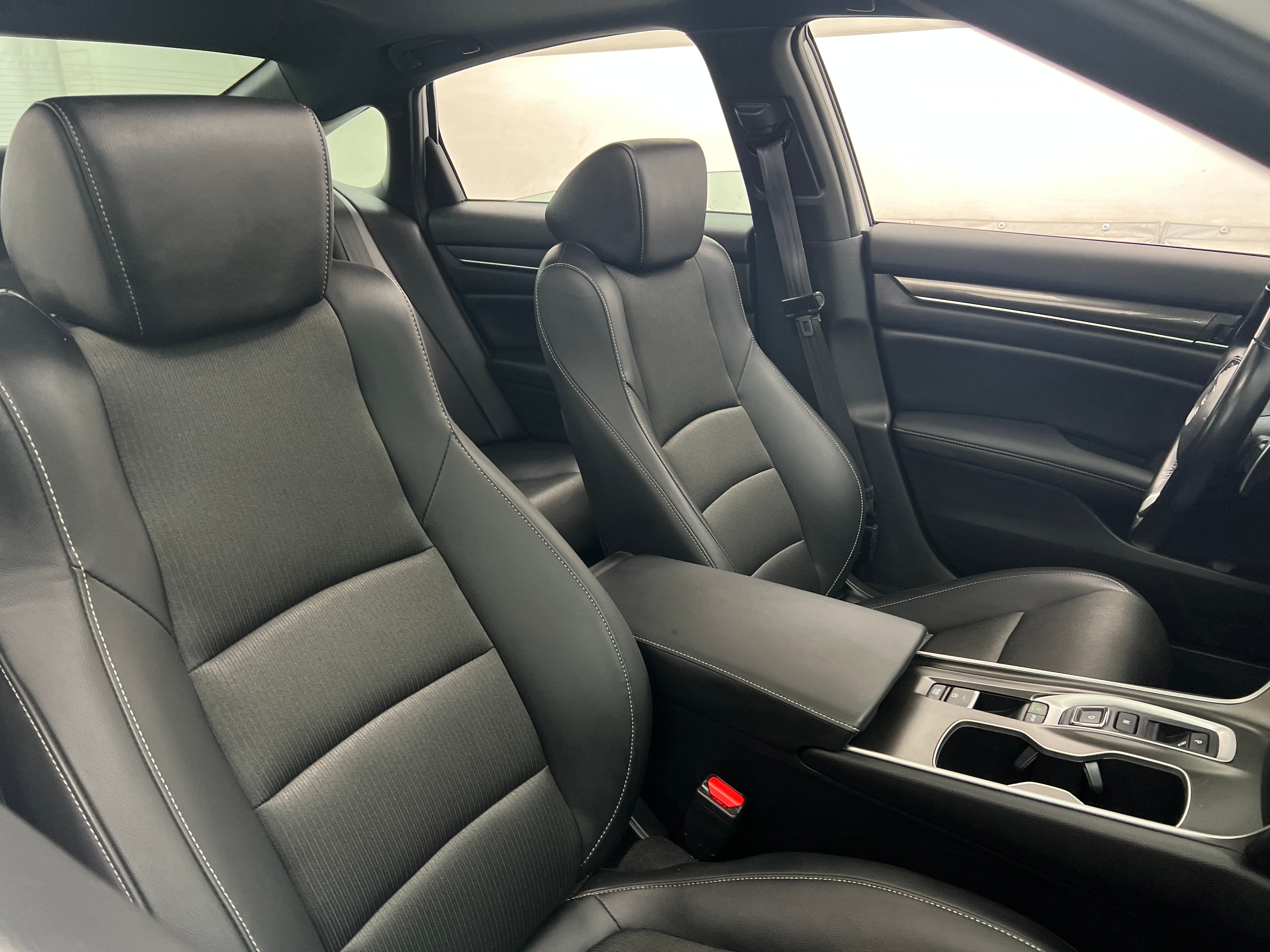 2022 Honda Accord Sport 2