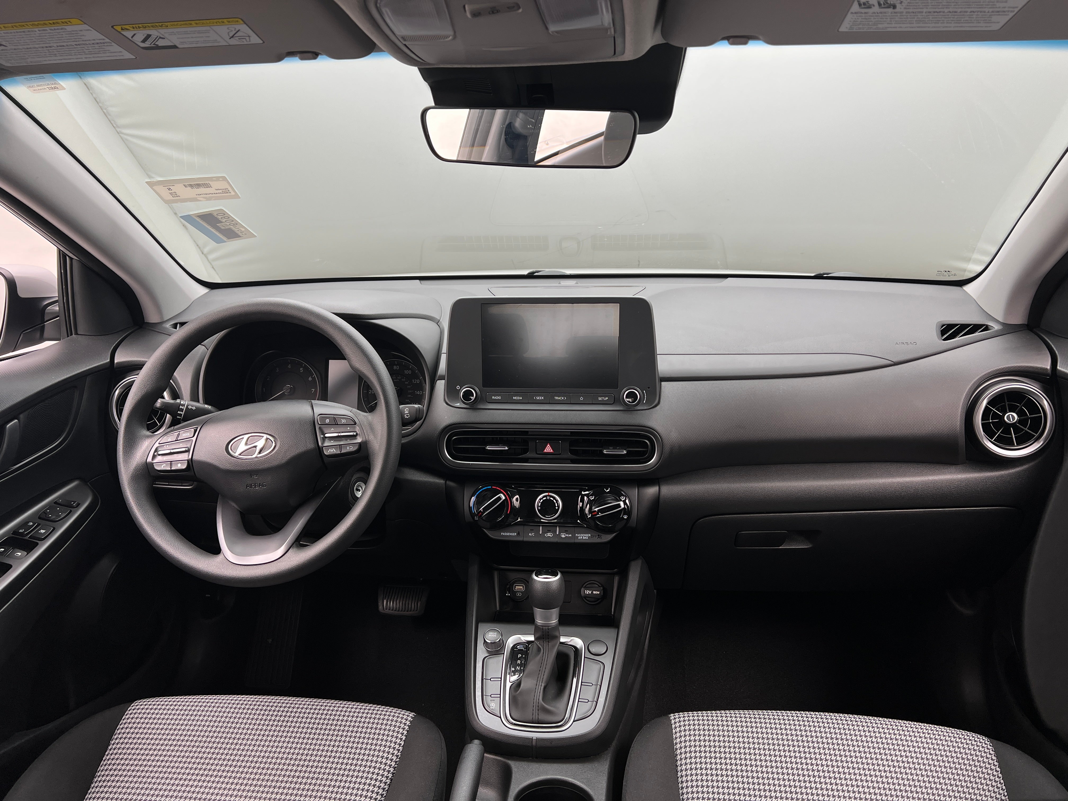 2023 Hyundai Kona SE 3