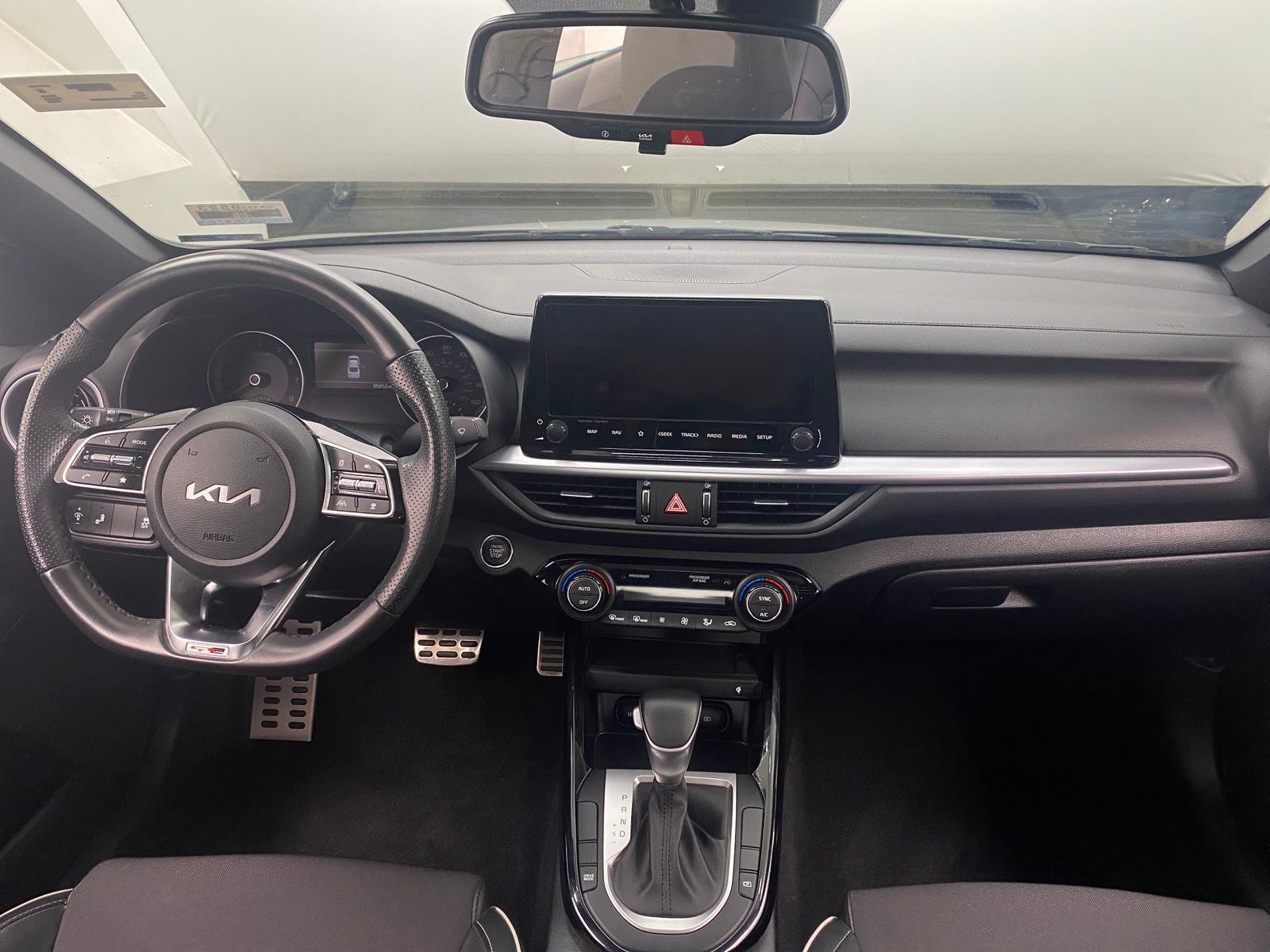 Thumbnail: 2023 Kia Forte - 3