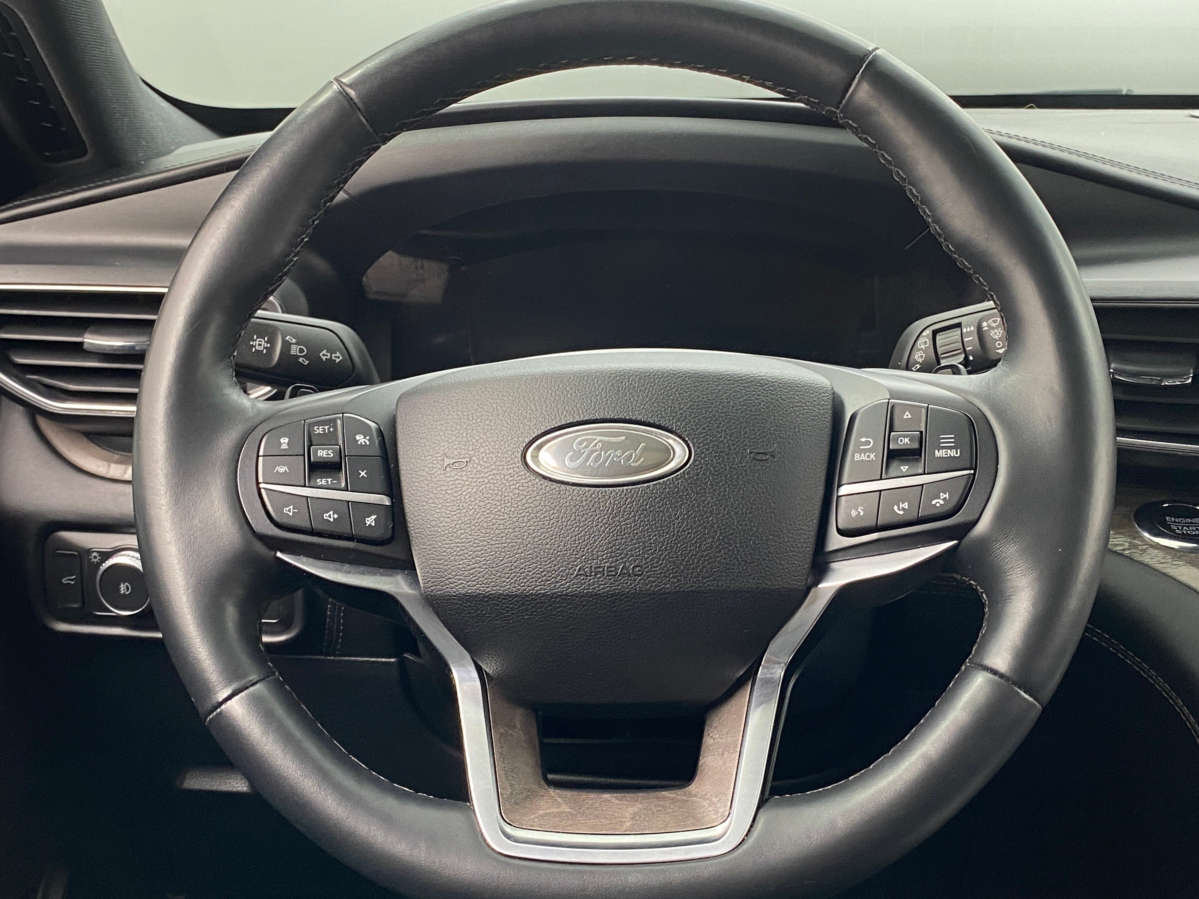 2020 Ford Explorer Platinum 4