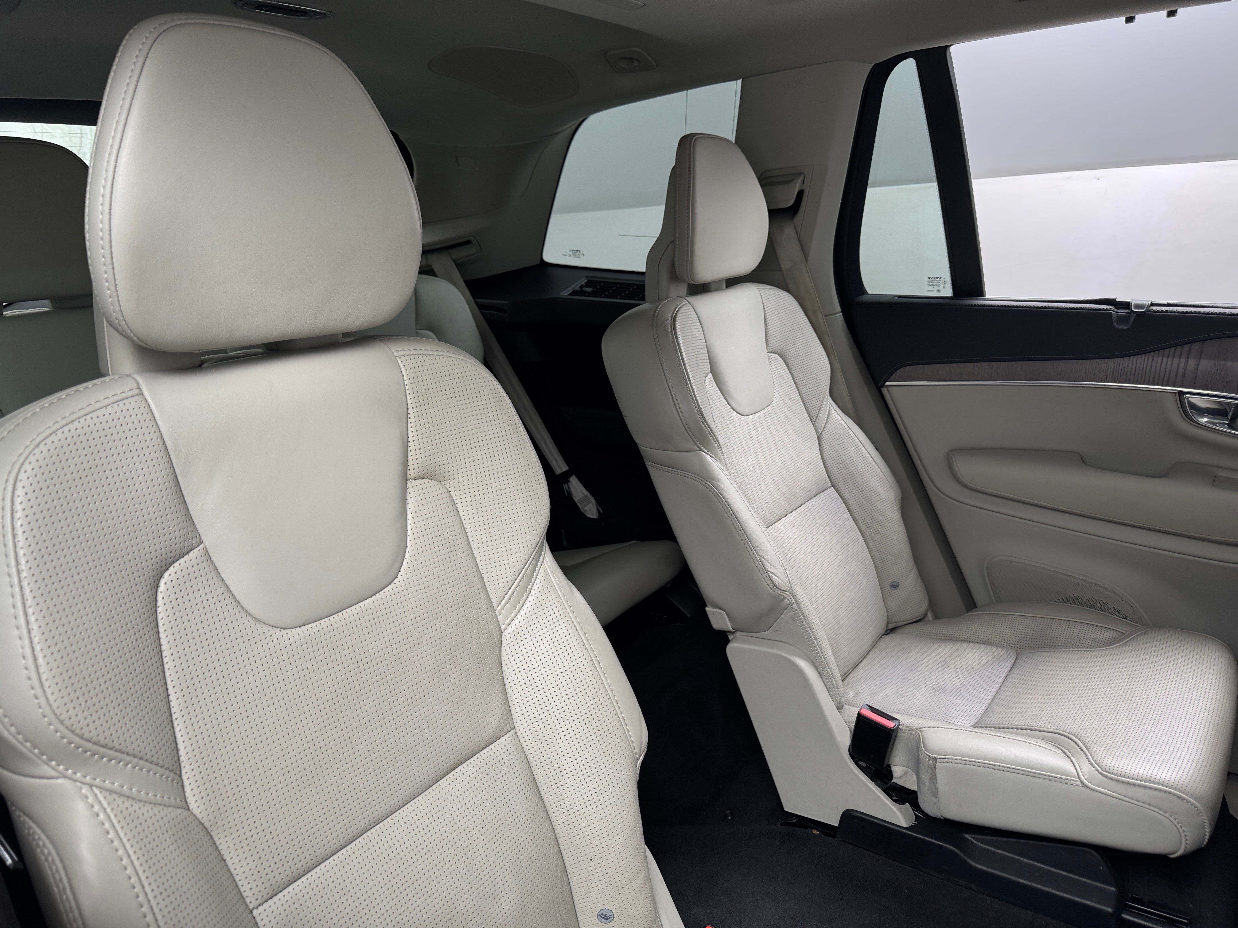2021 Volvo XC90 T8 Plus 5