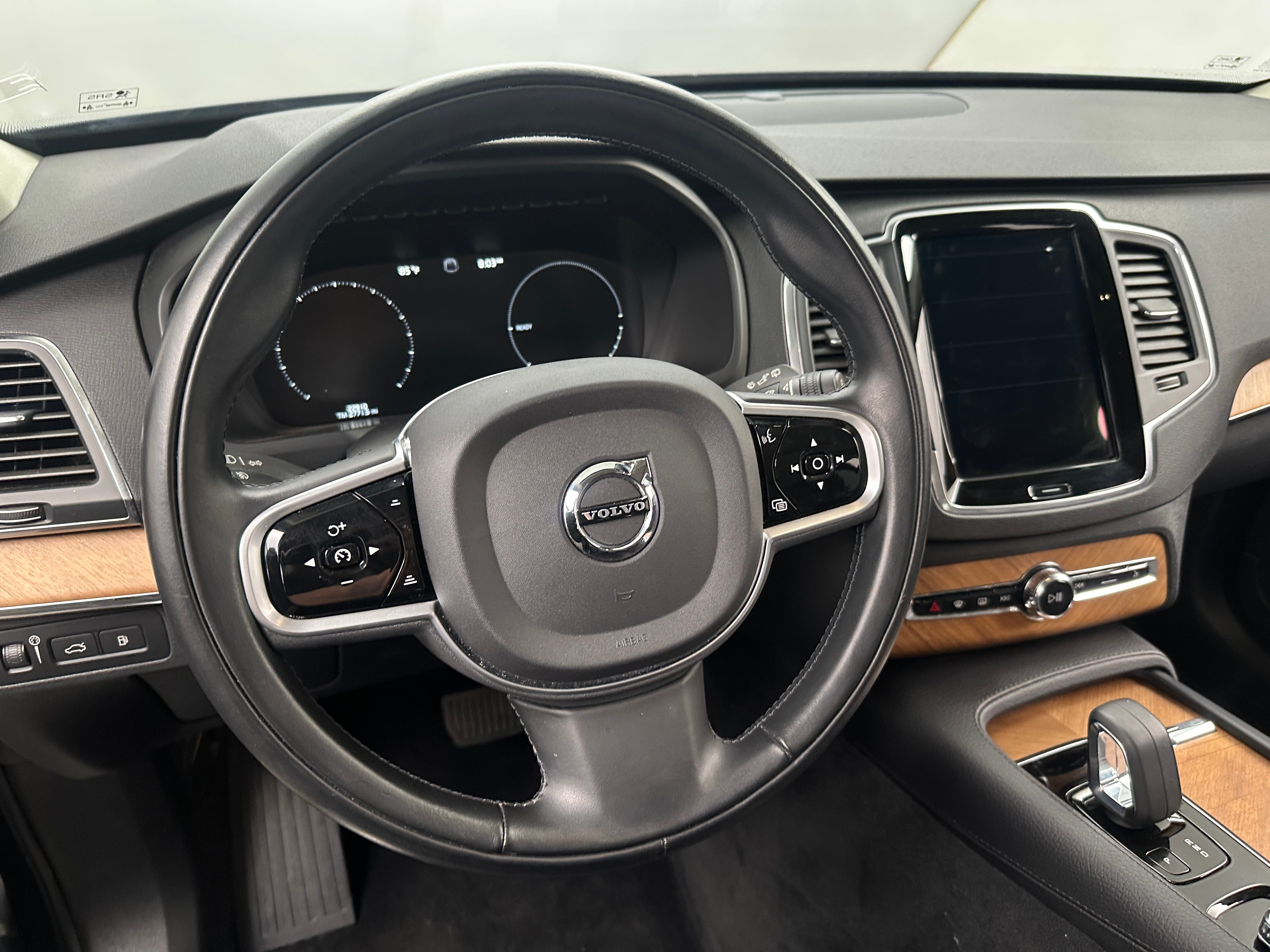 2022 Volvo XC90  4