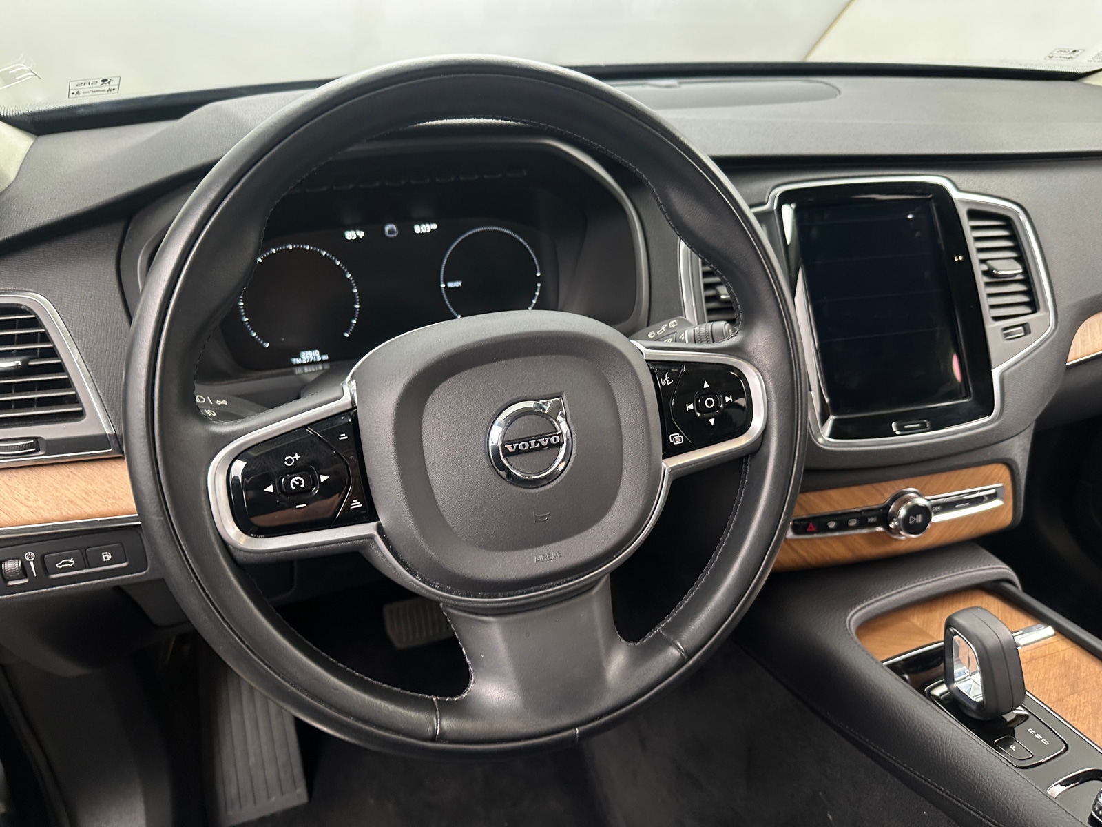 Thumbnail: 2022 Volvo XC90 - 4