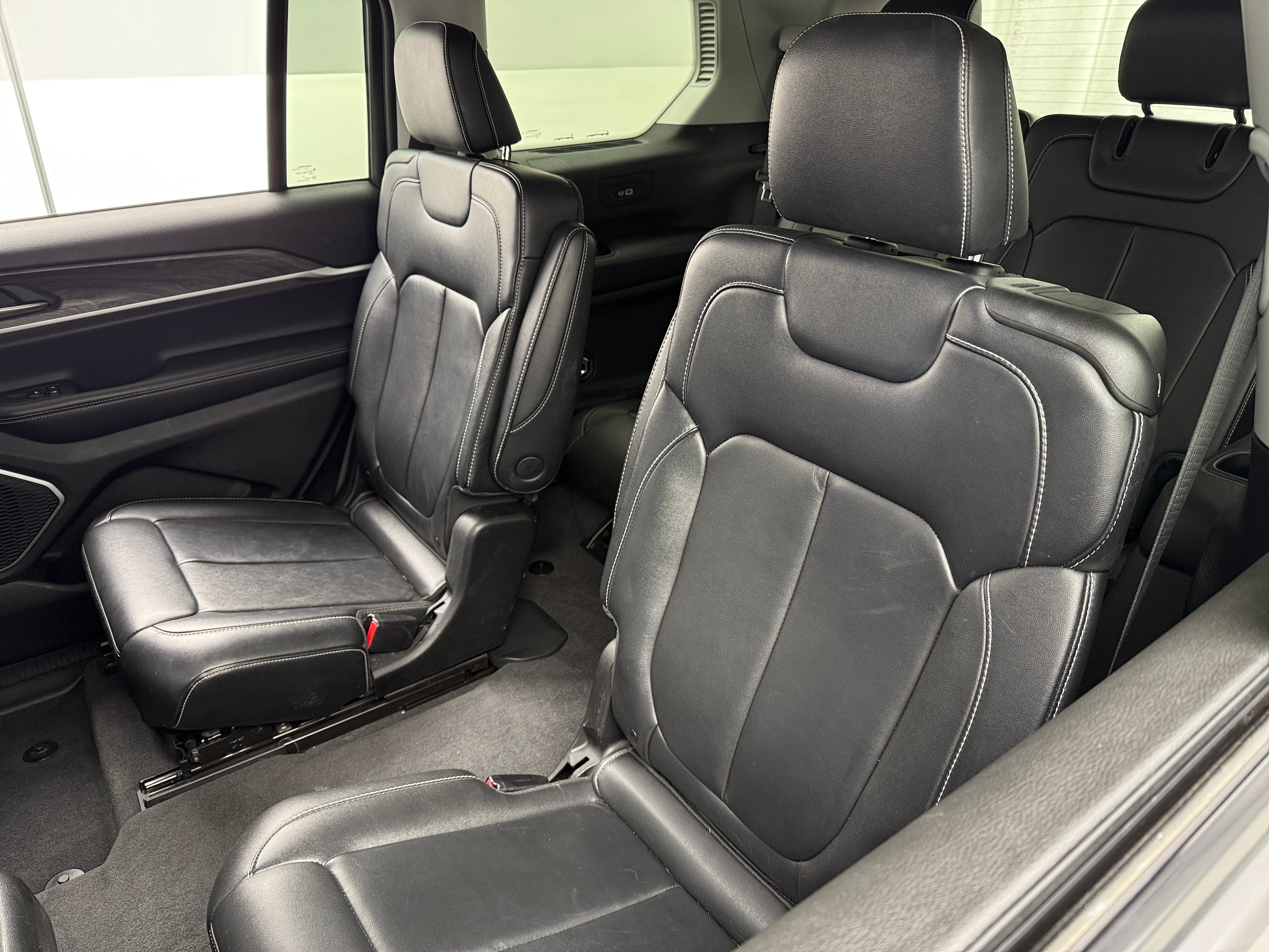 2022 Jeep Grand Cherokee L Limited Edition 5