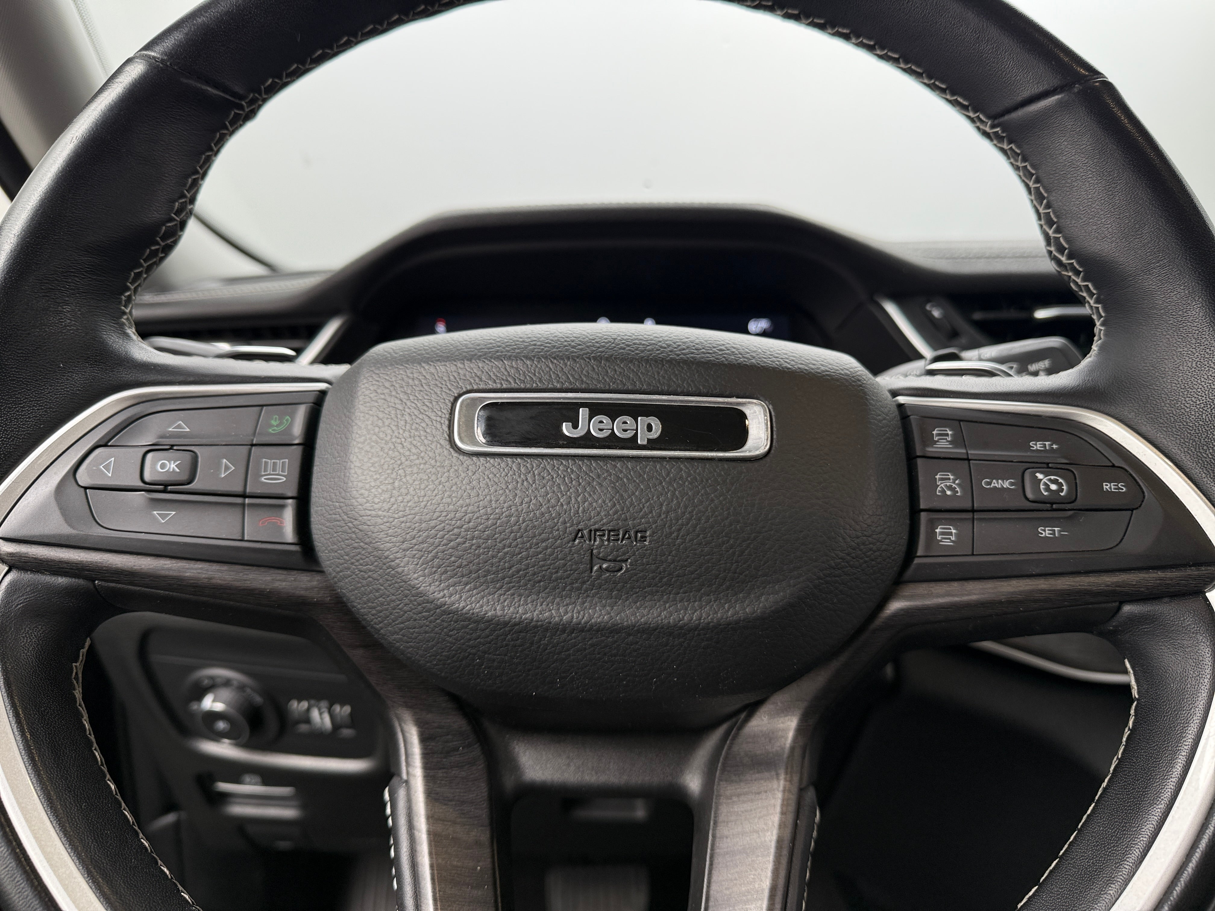 2022 Jeep Grand Cherokee L Limited Edition 4
