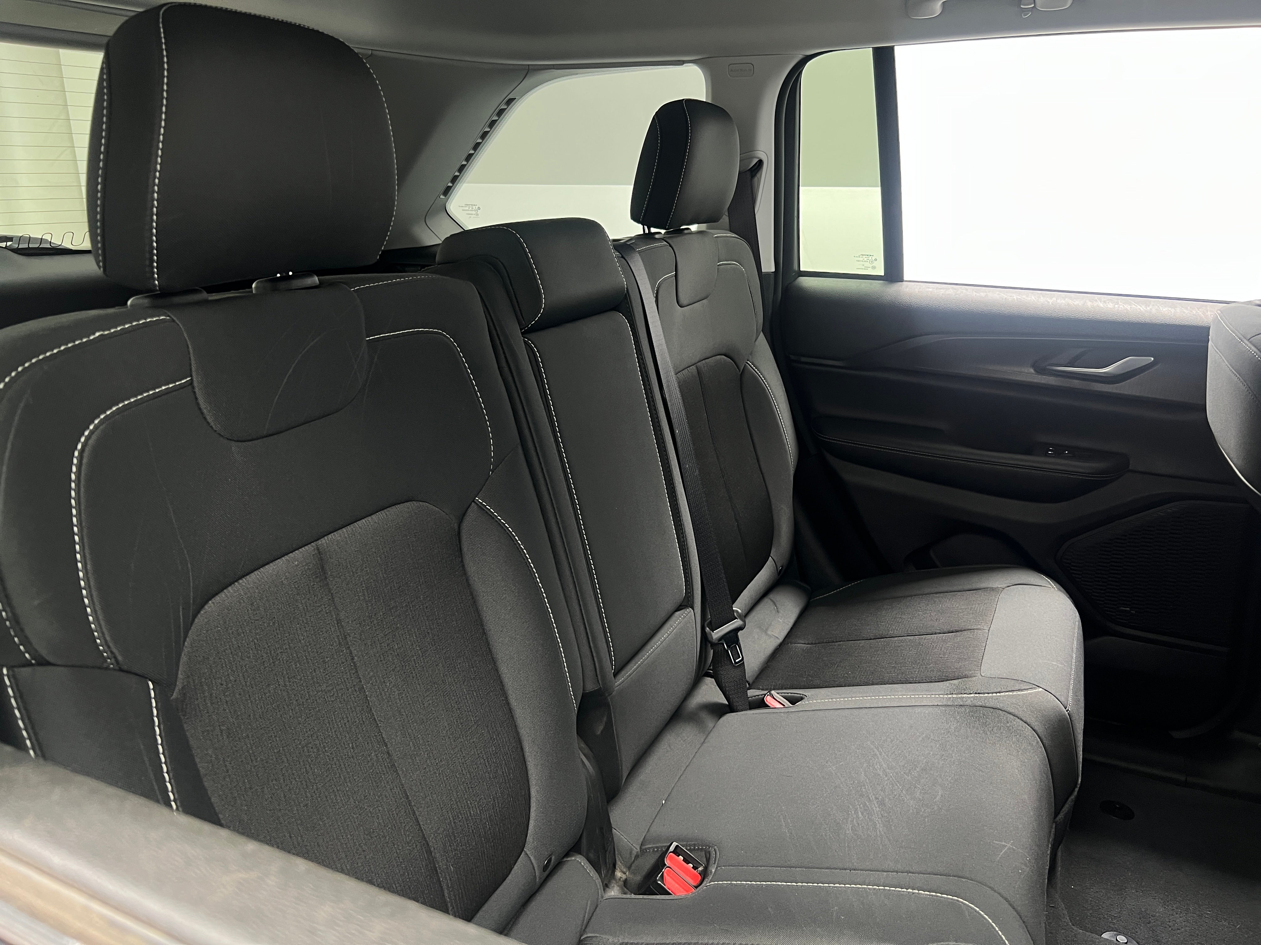 2023 Jeep Grand Cherokee Laredo 6