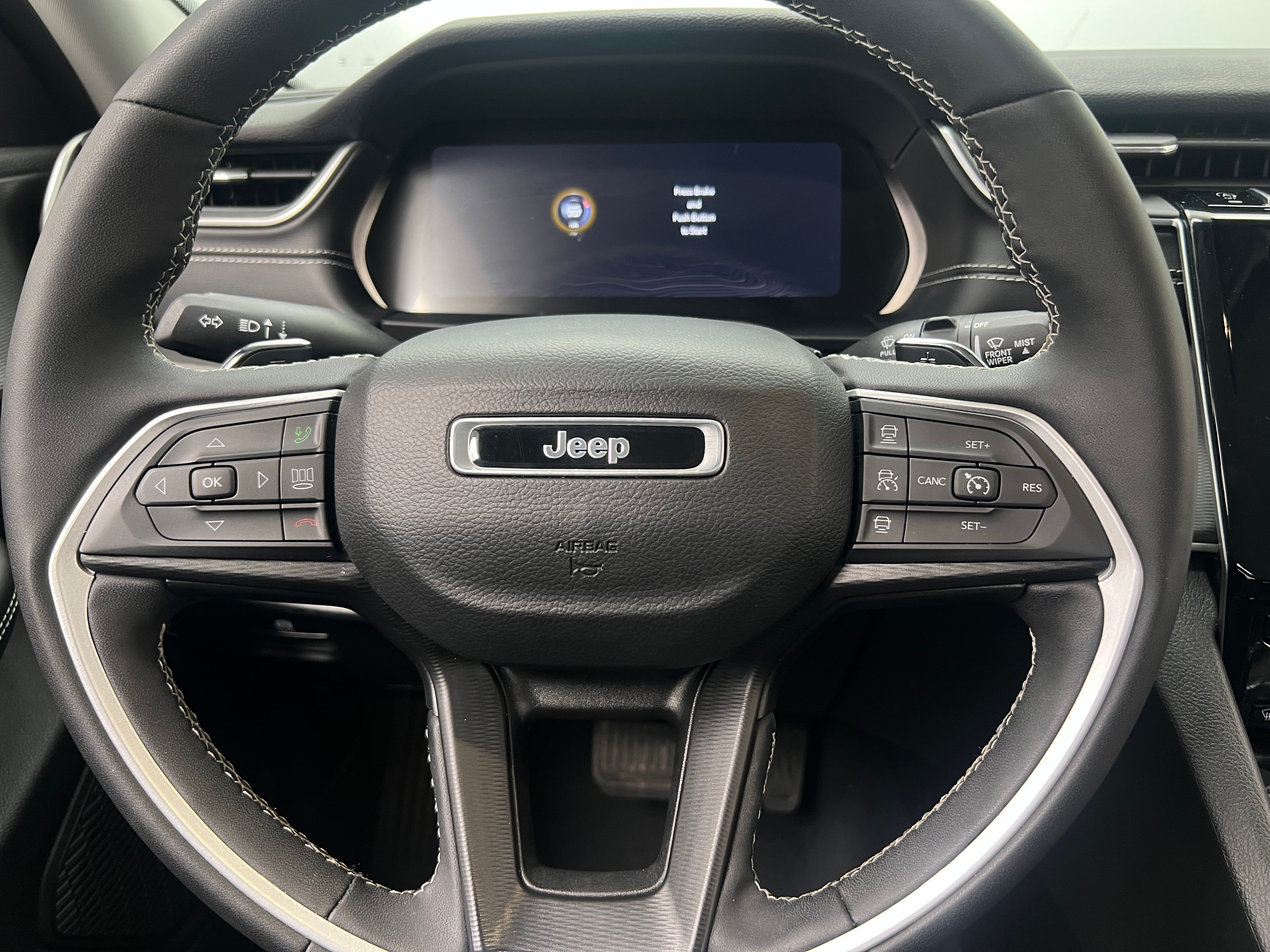 2023 Jeep Grand Cherokee Laredo 5