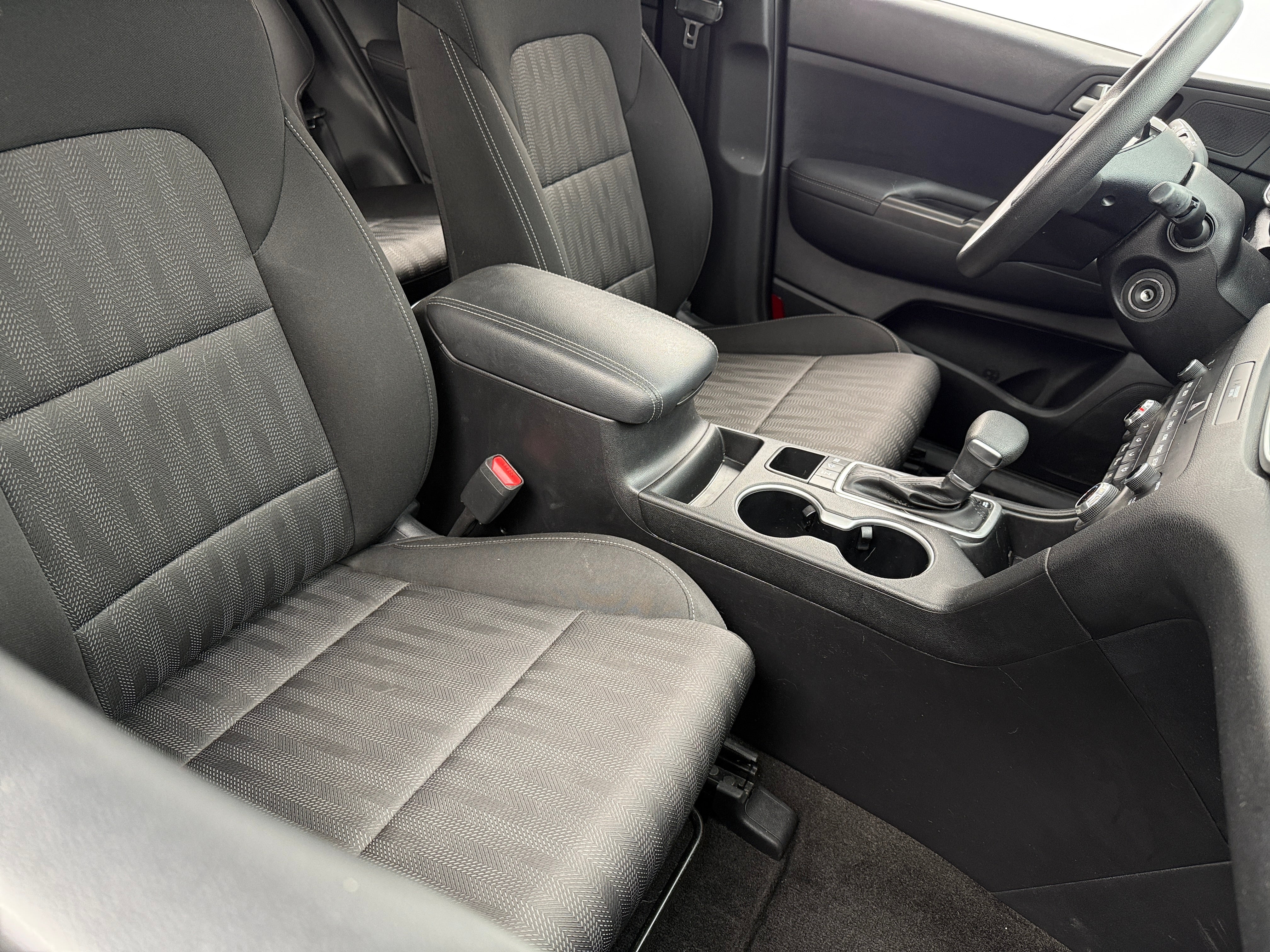 2022 Kia Sportage LX 2