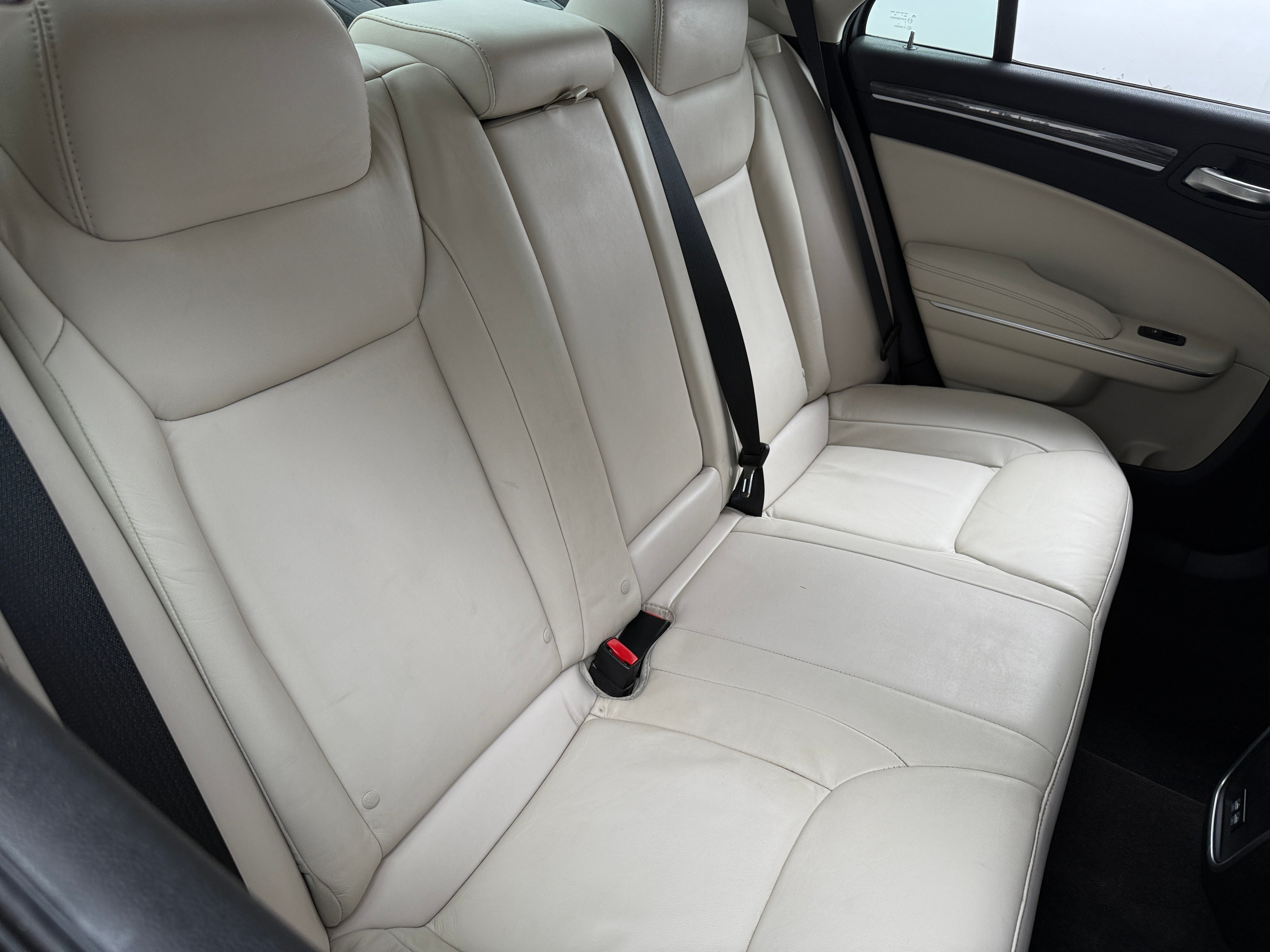 2017 Chrysler 300 Limited Edition 5
