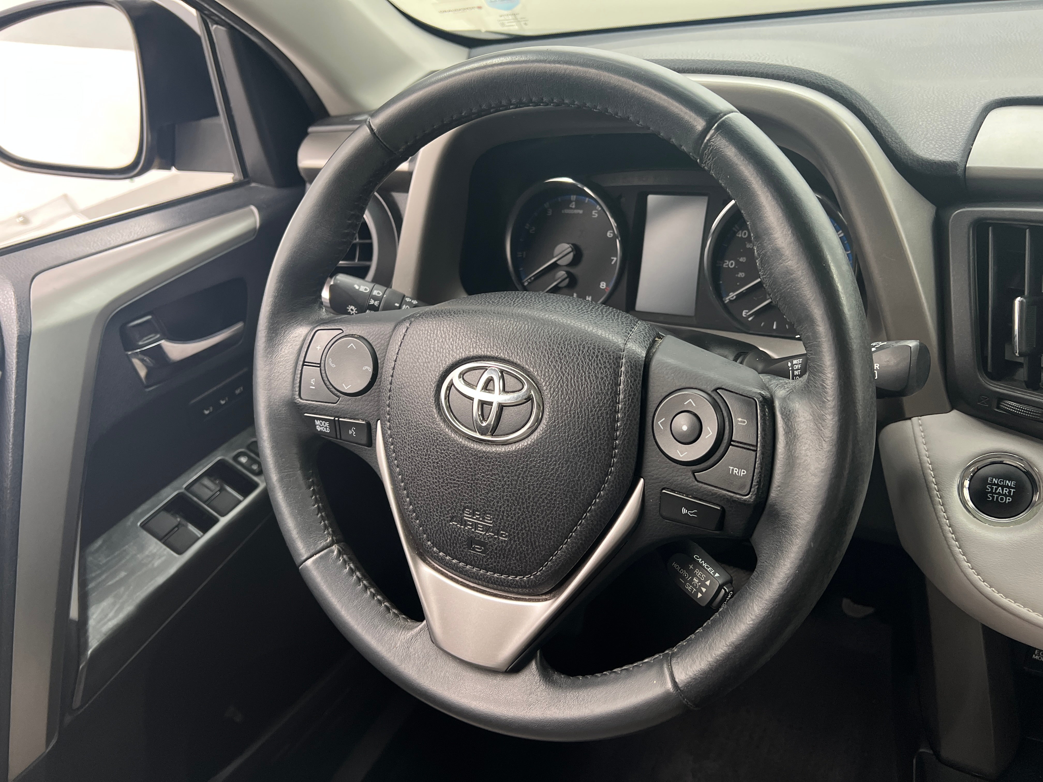 2017 Toyota RAV4 Platinum 4