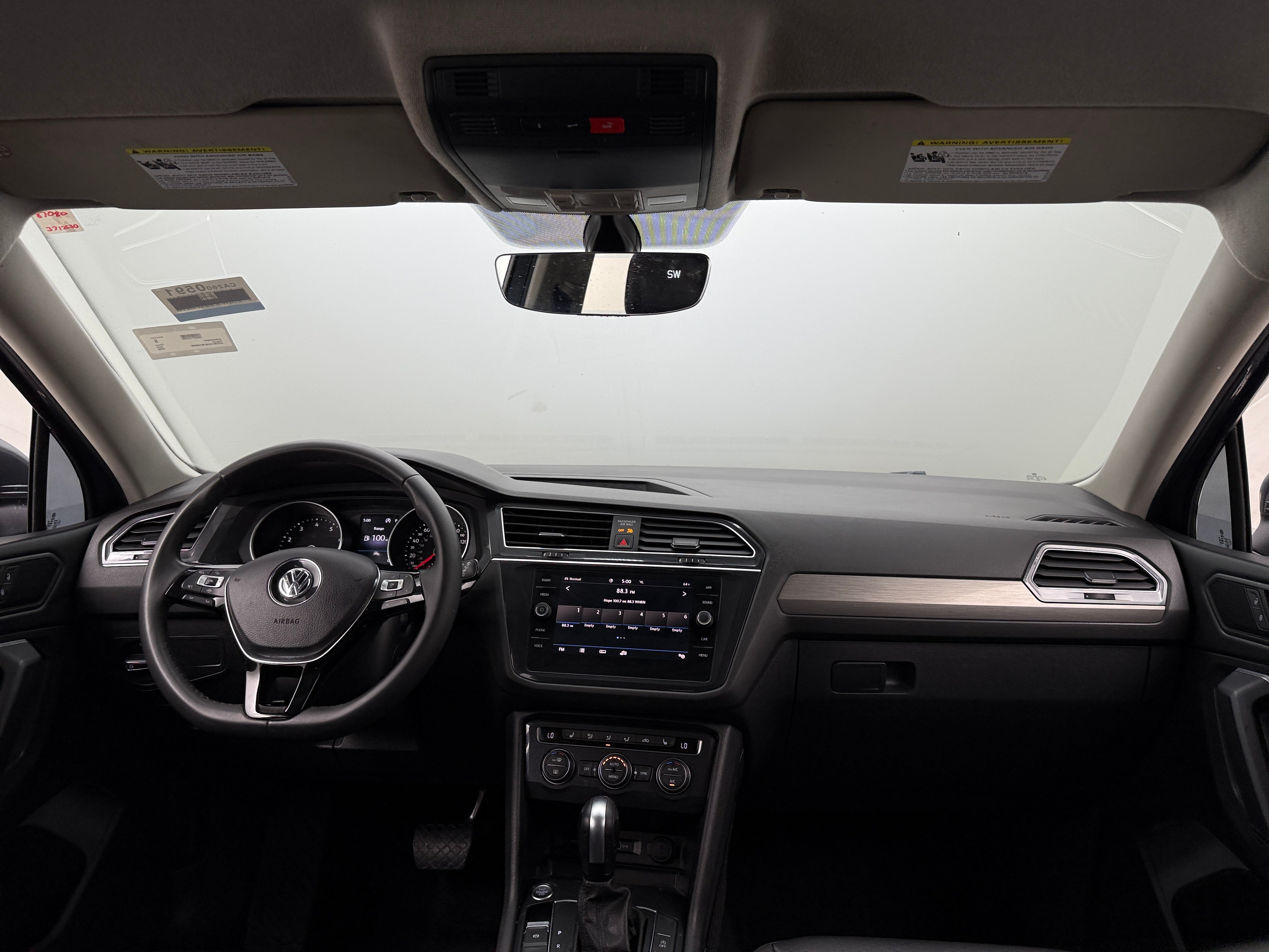 2020 Volkswagen Tiguan SE 2