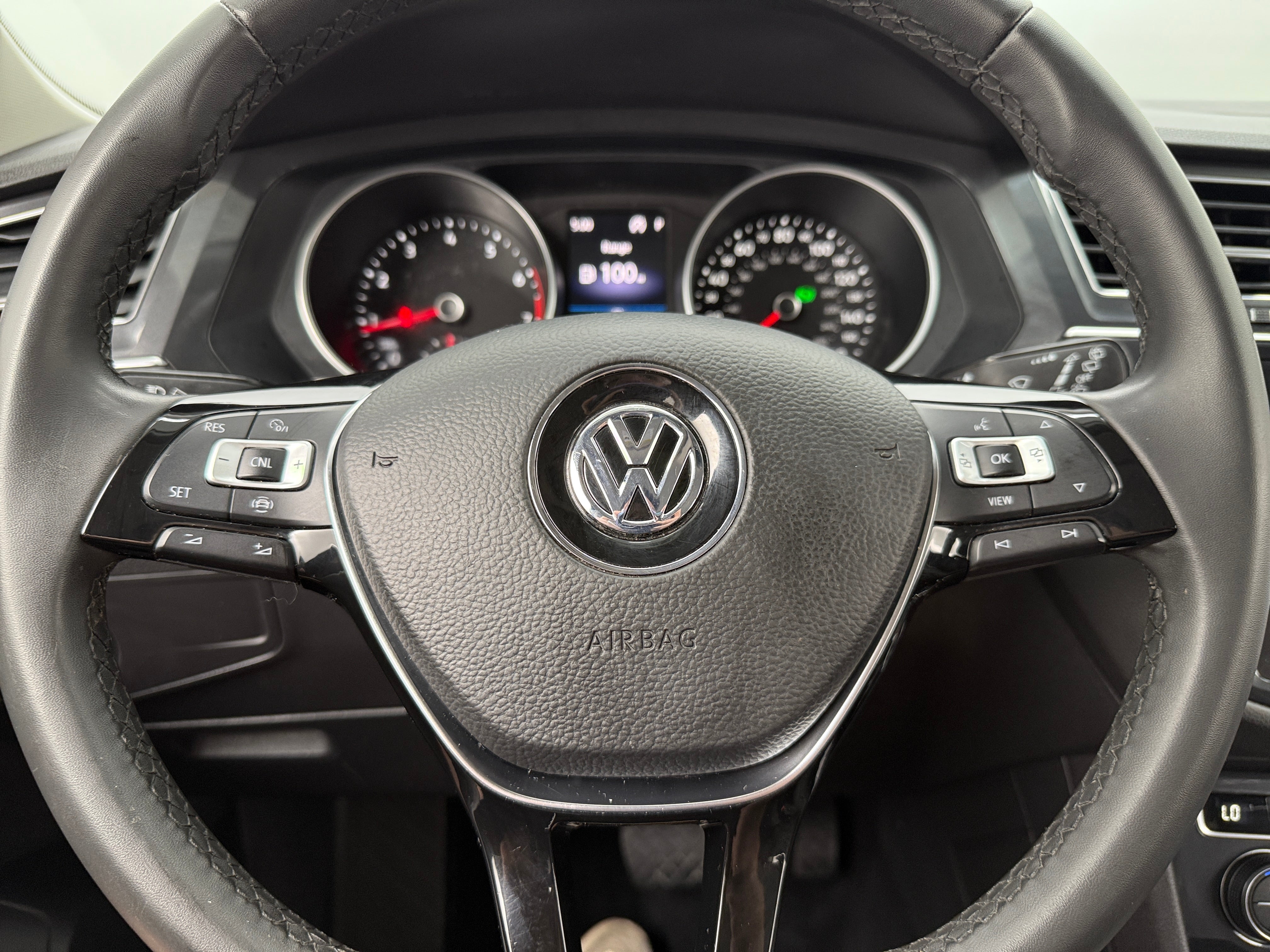 2020 Volkswagen Tiguan SE 4