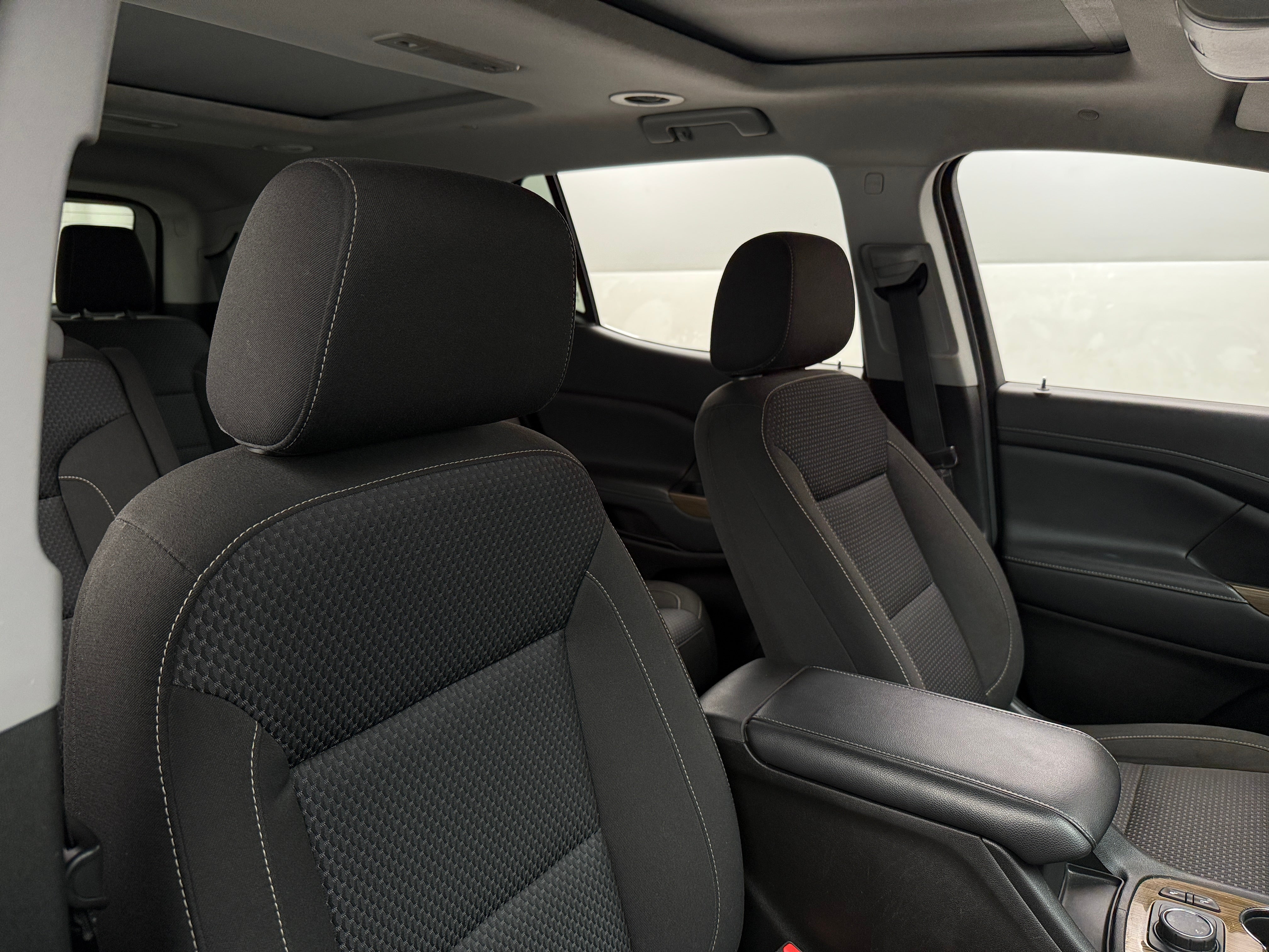 2023 GMC Acadia SLE 2