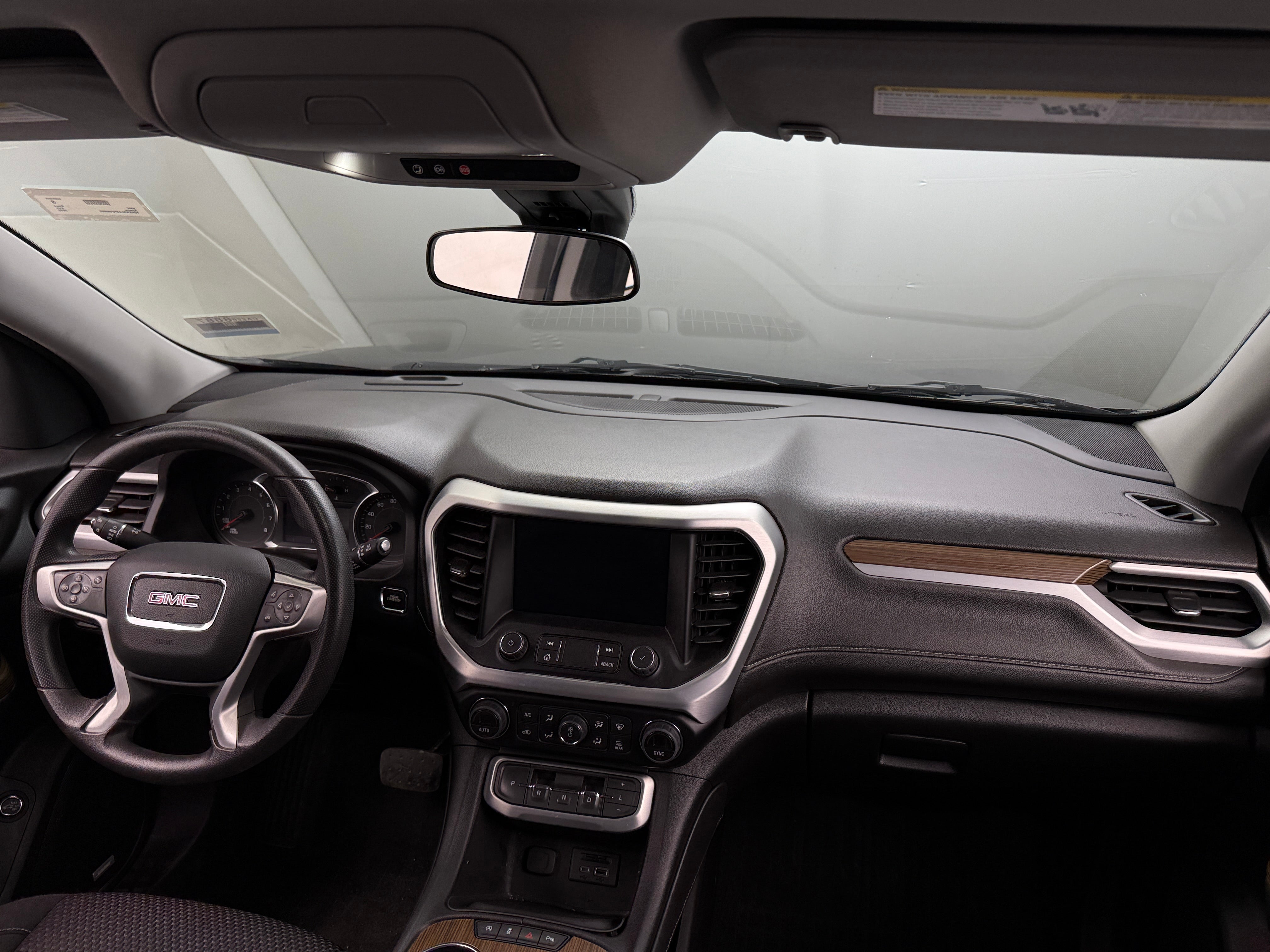 2023 GMC Acadia SLE 3