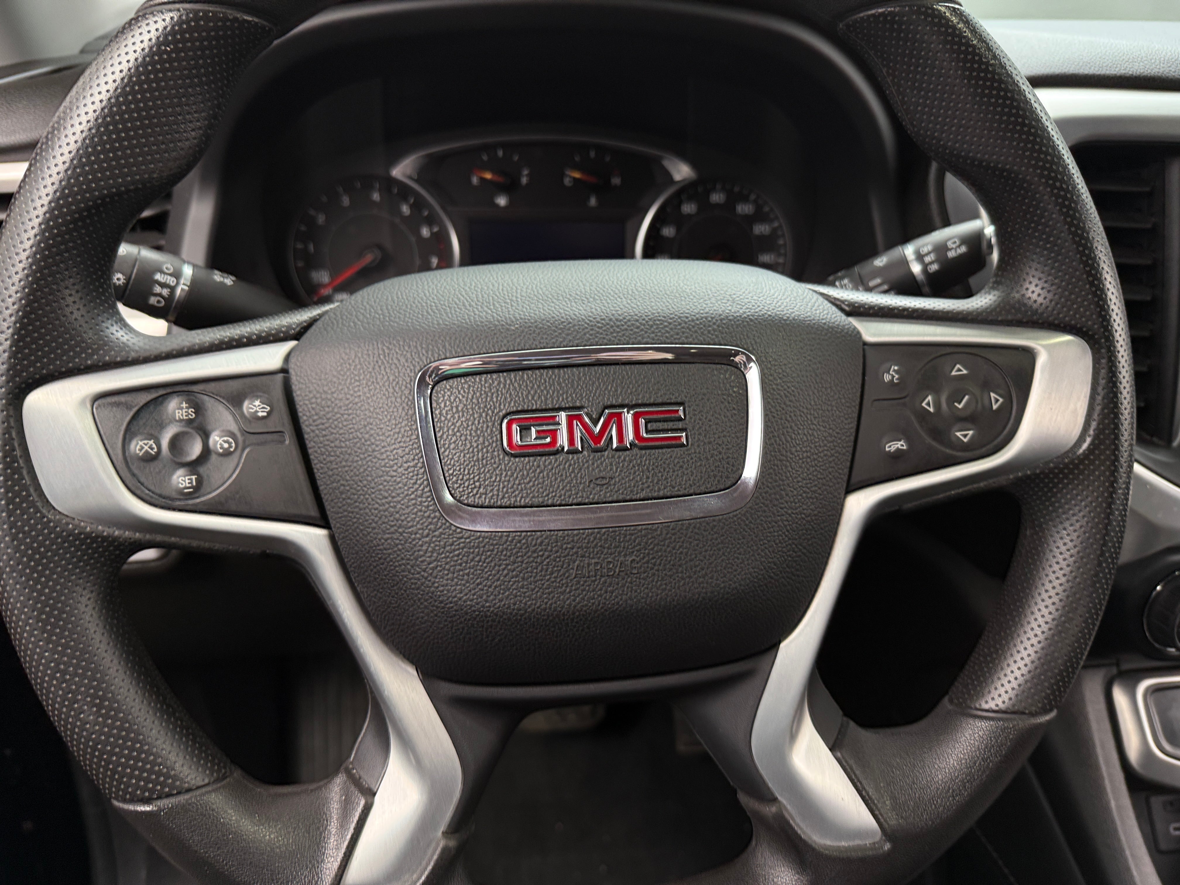 2023 GMC Acadia SLE 5