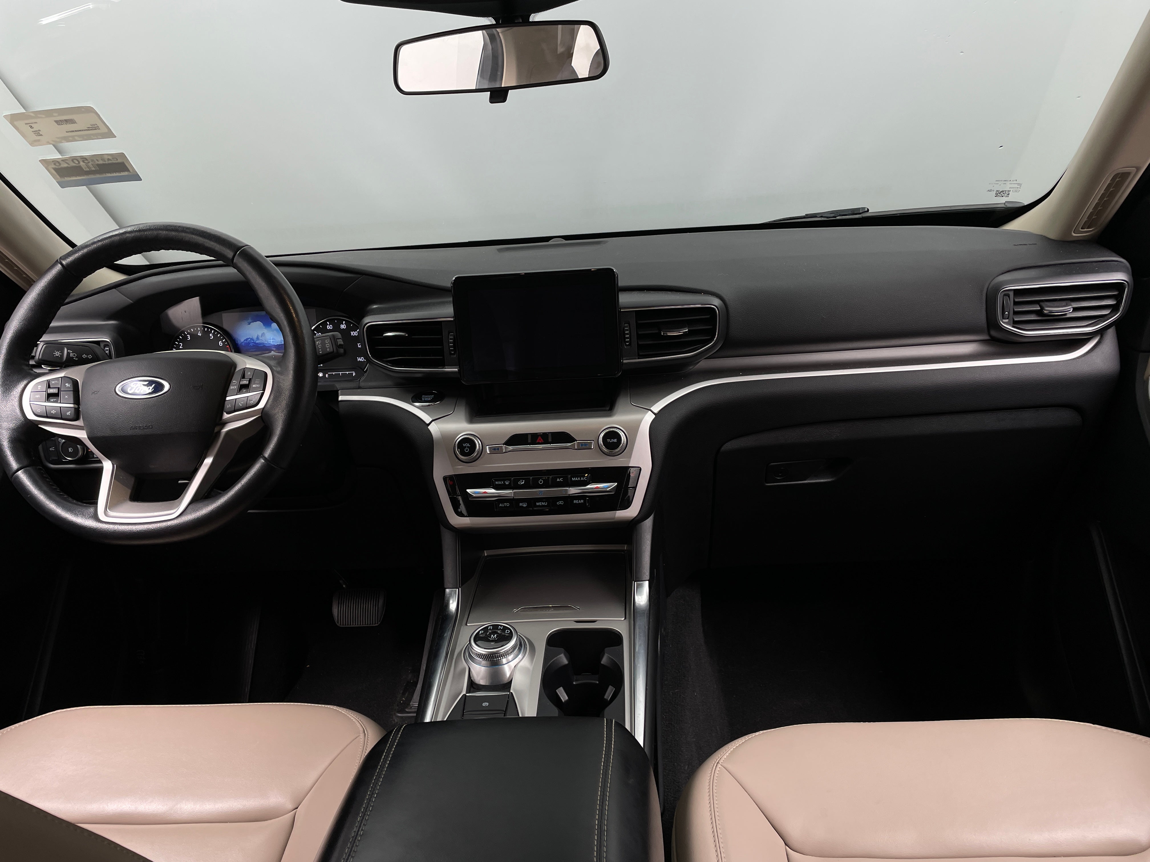 2021 Ford Explorer XLT 2