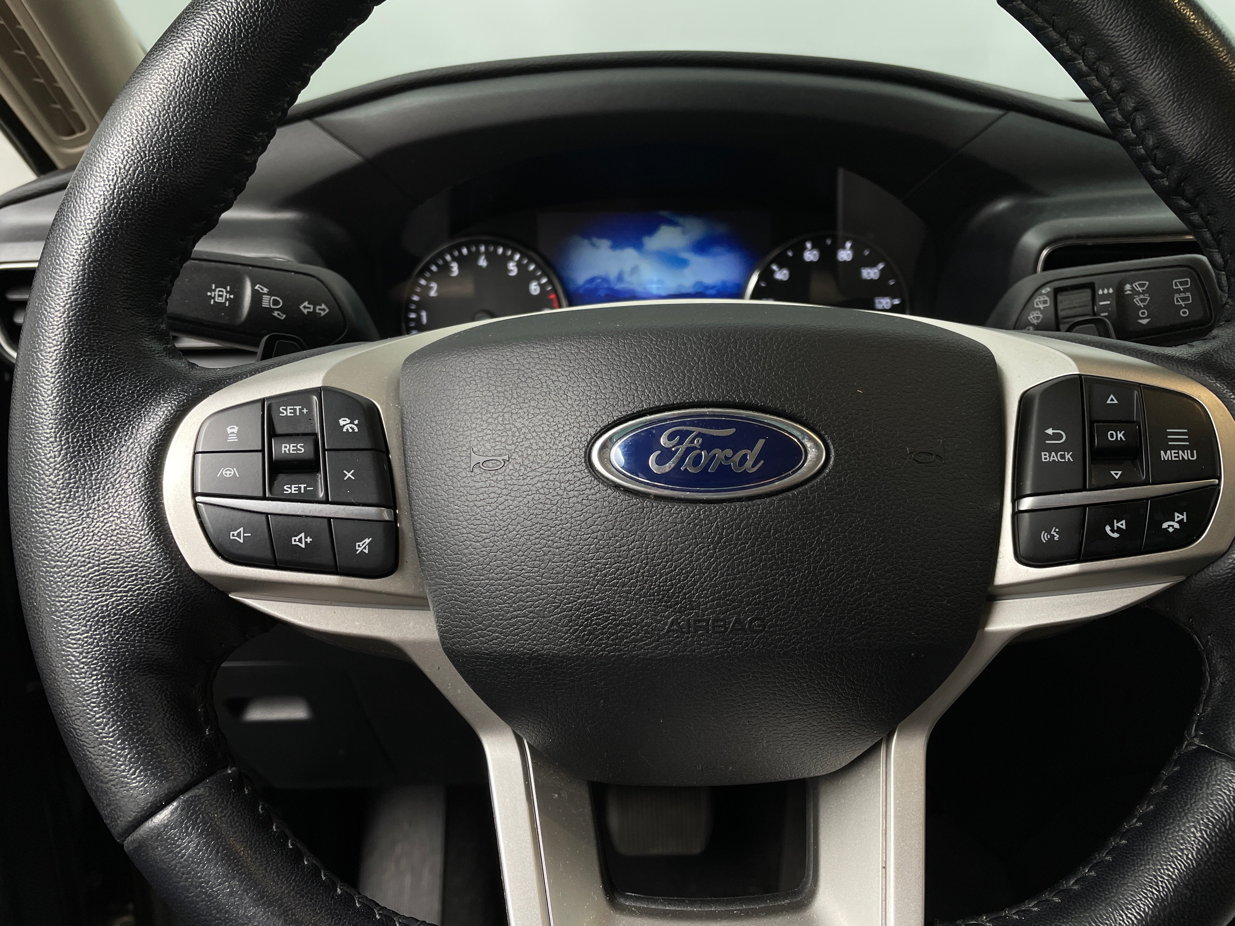 2021 Ford Explorer XLT 4