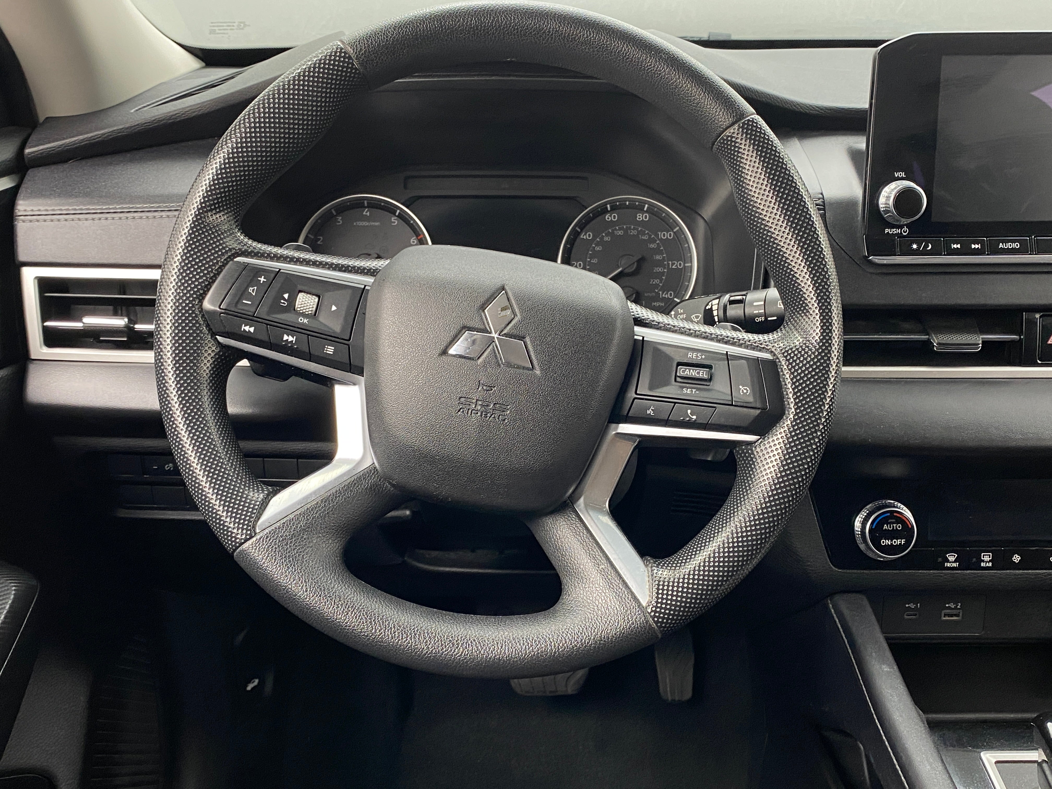2024 Mitsubishi Outlander ES 5