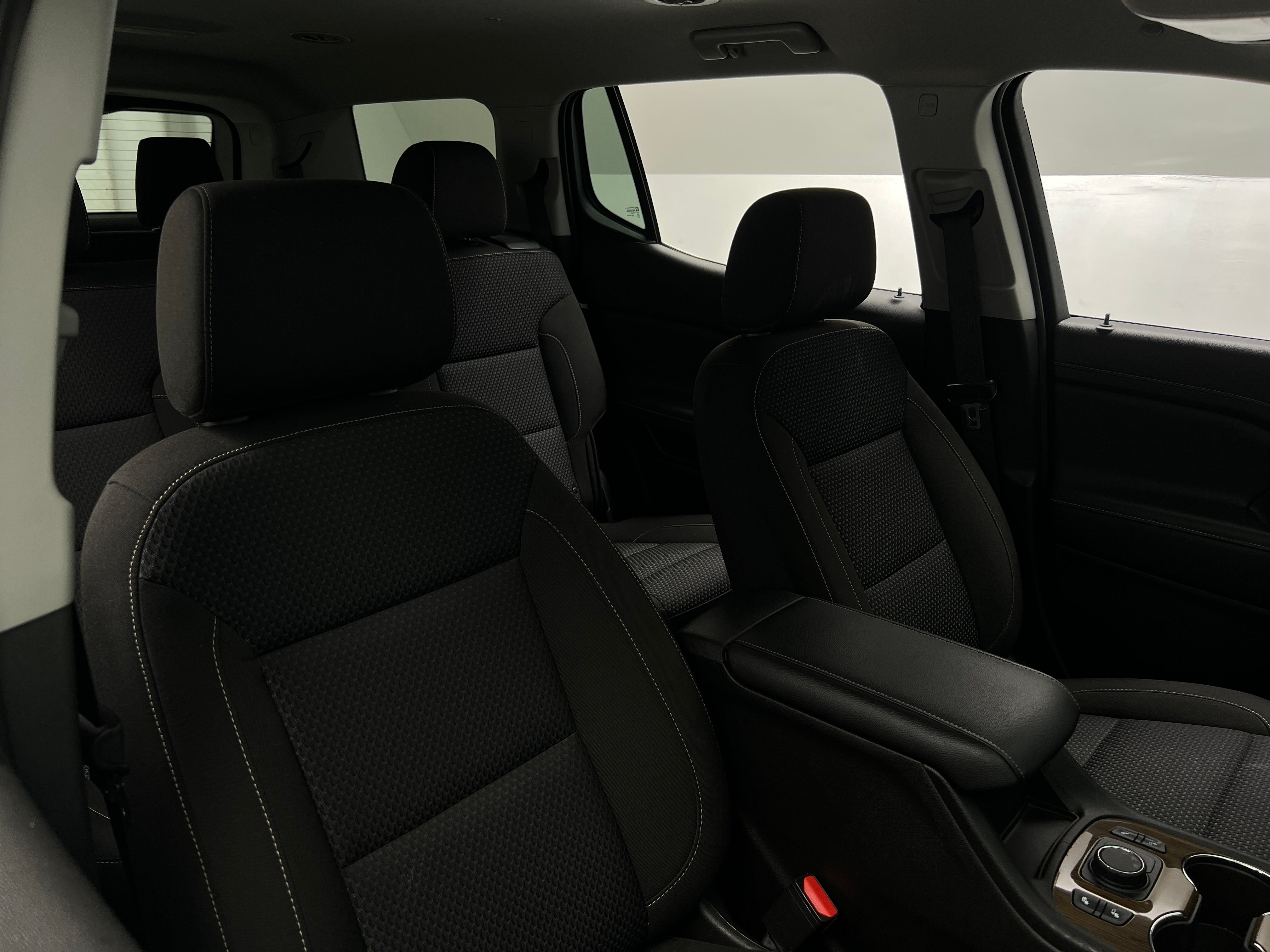 2023 GMC Acadia SLE 2