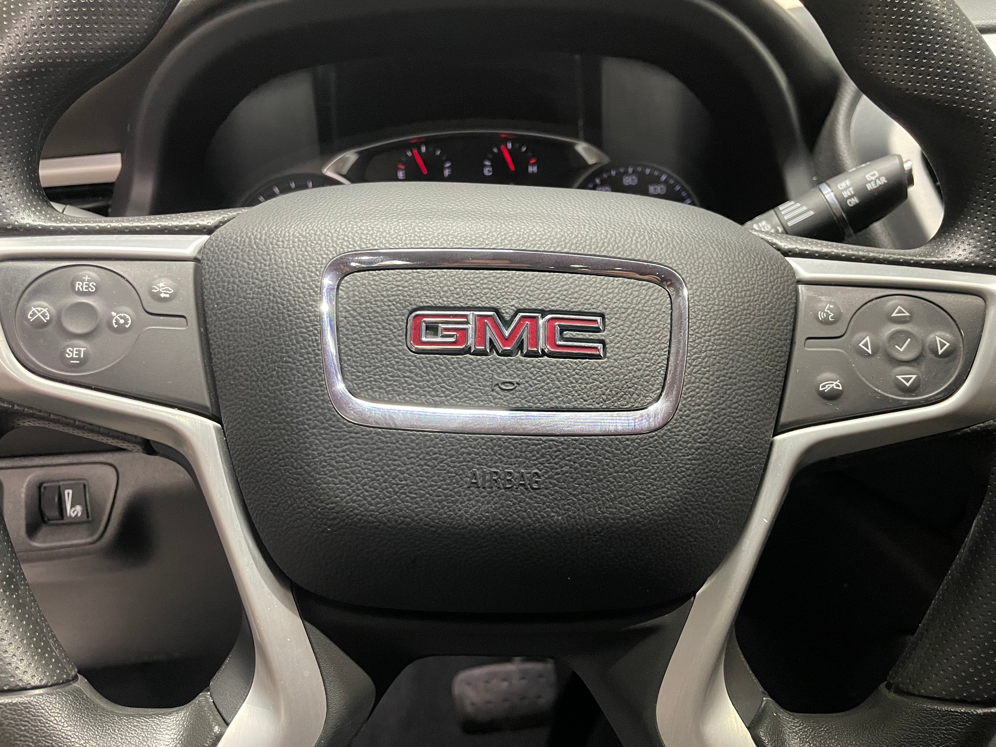 2023 GMC Acadia SLE 5