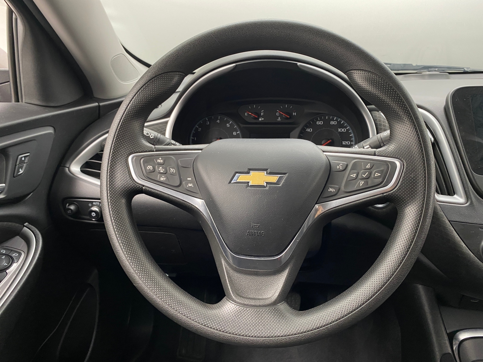 Thumbnail: 2023 Chevrolet Malibu - 5