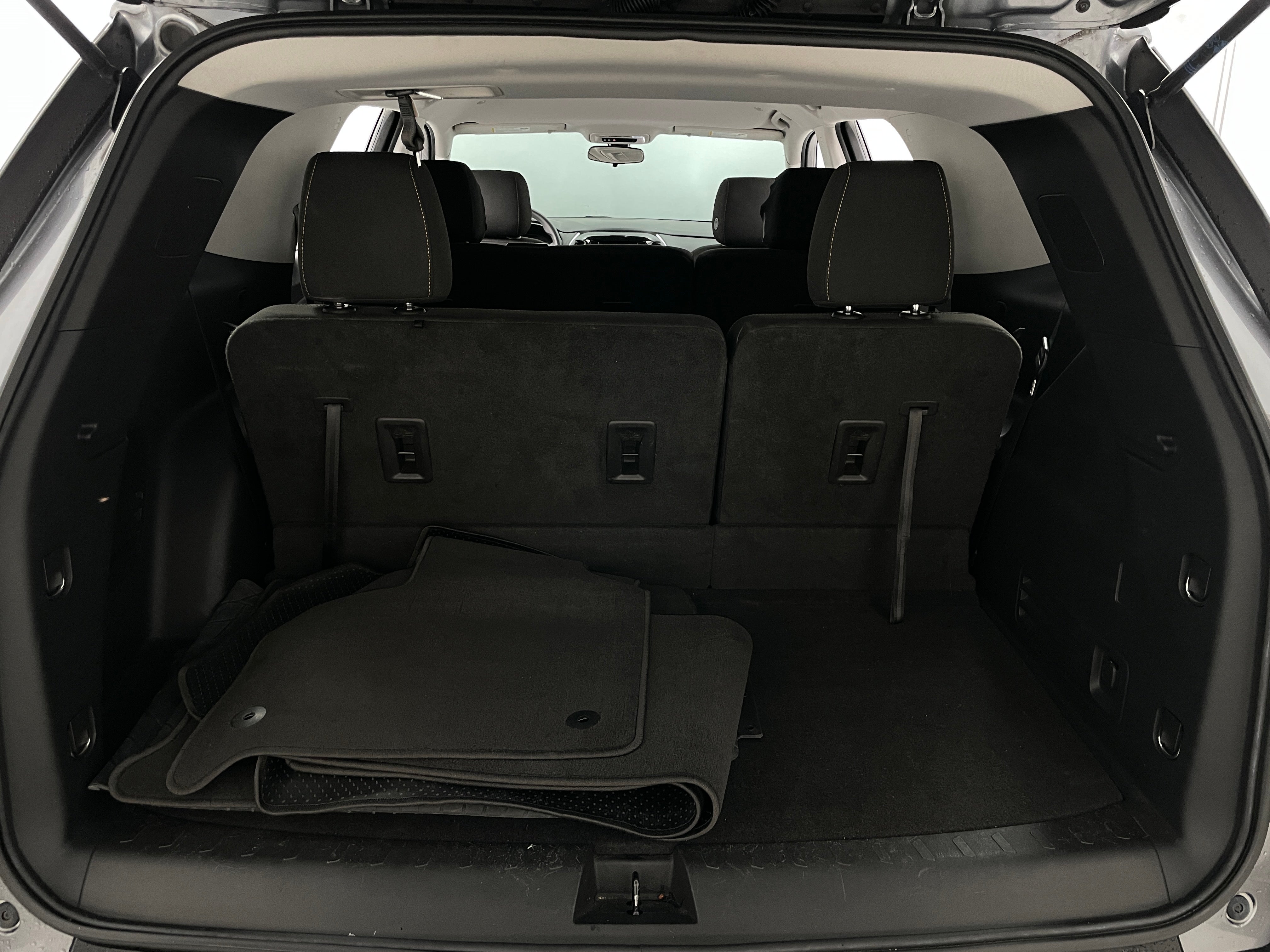 2021 Chevrolet Traverse LS 7
