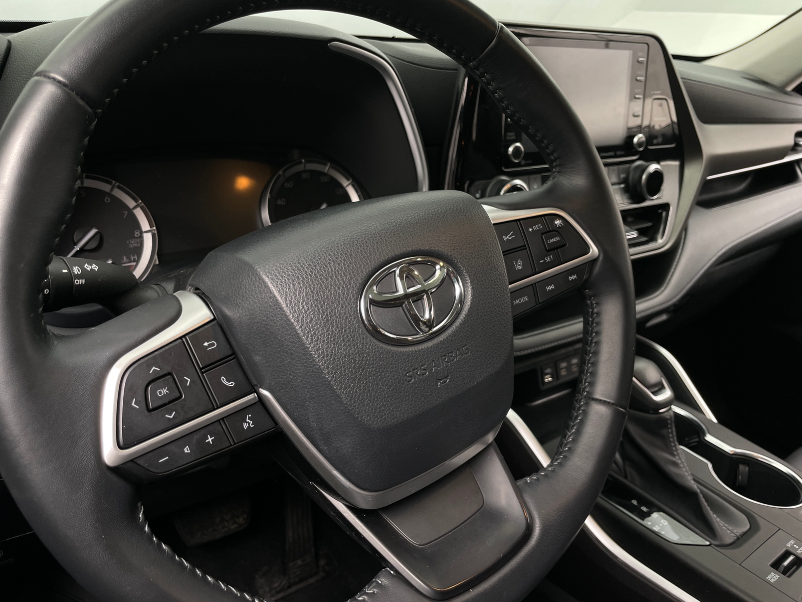 Thumbnail: 2022 Toyota Highlander - 4