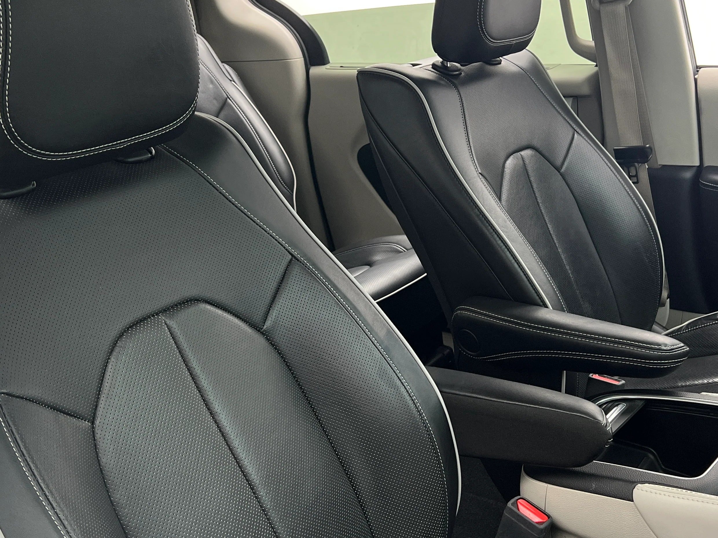 2022 Chrysler Pacifica Hybrid Limited 2