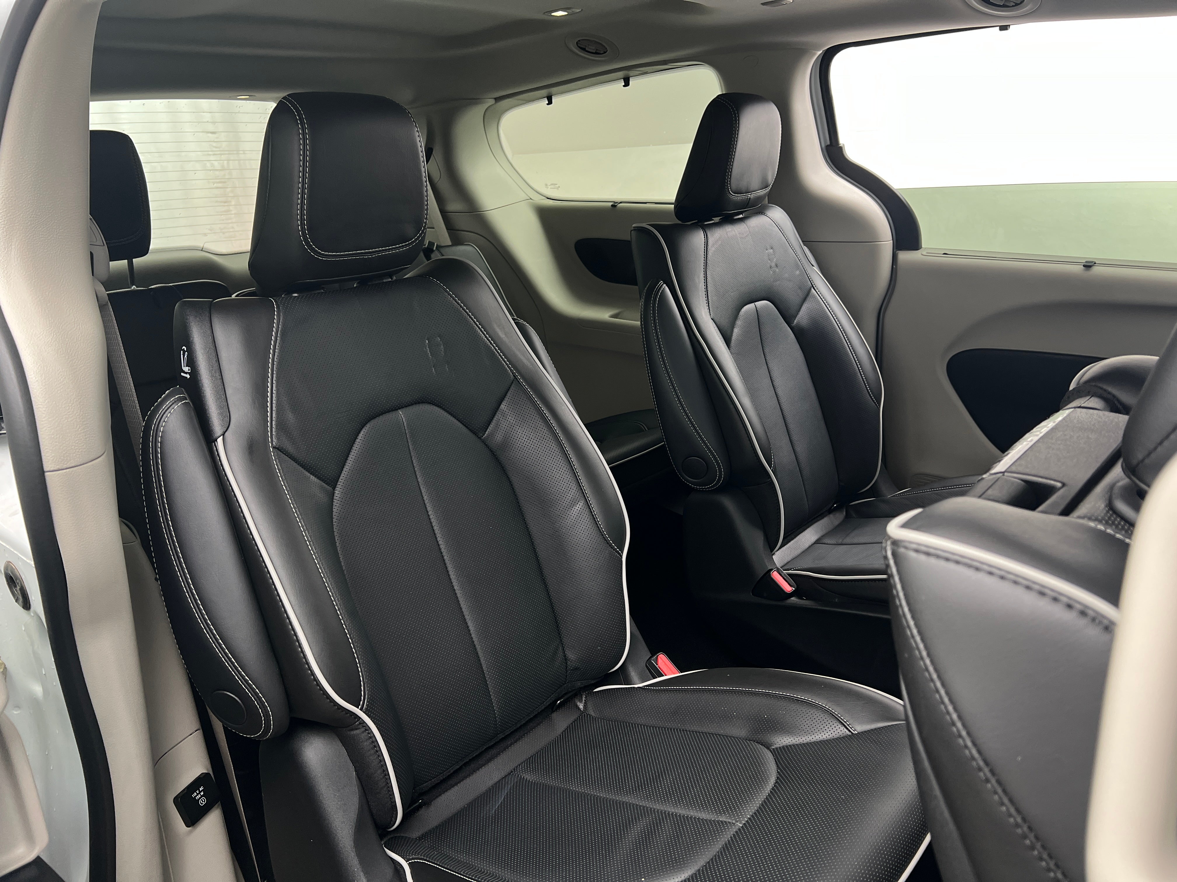 2022 Chrysler Pacifica Hybrid Limited 6