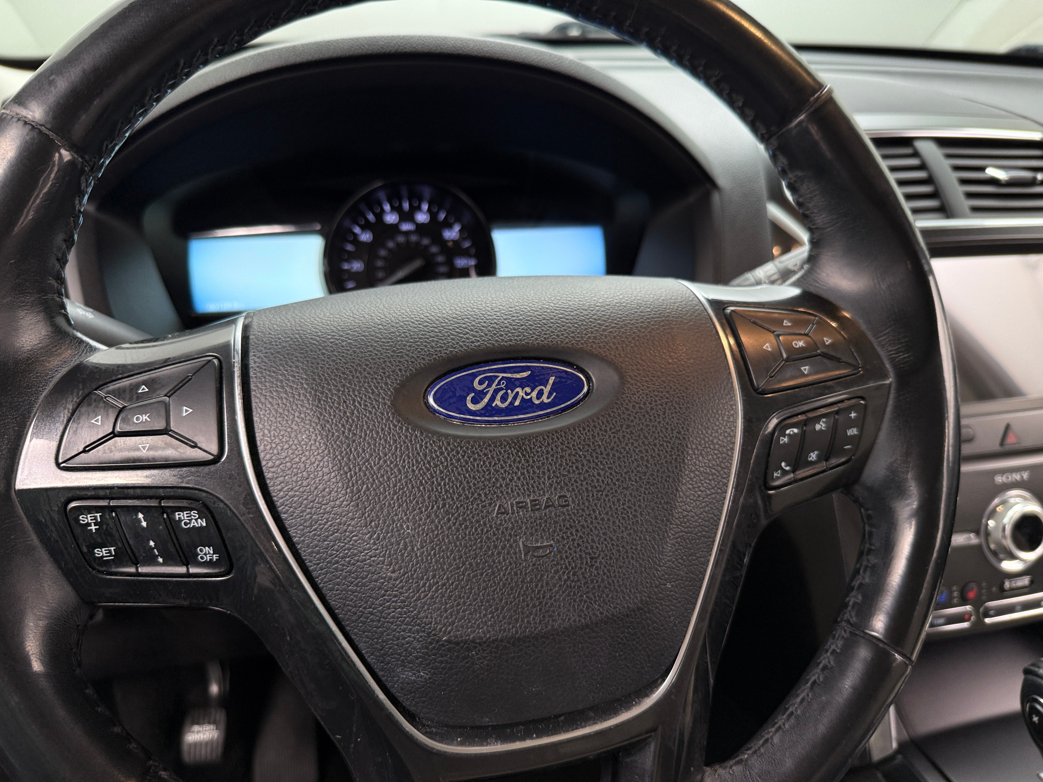 2019 Ford Explorer Limited 4