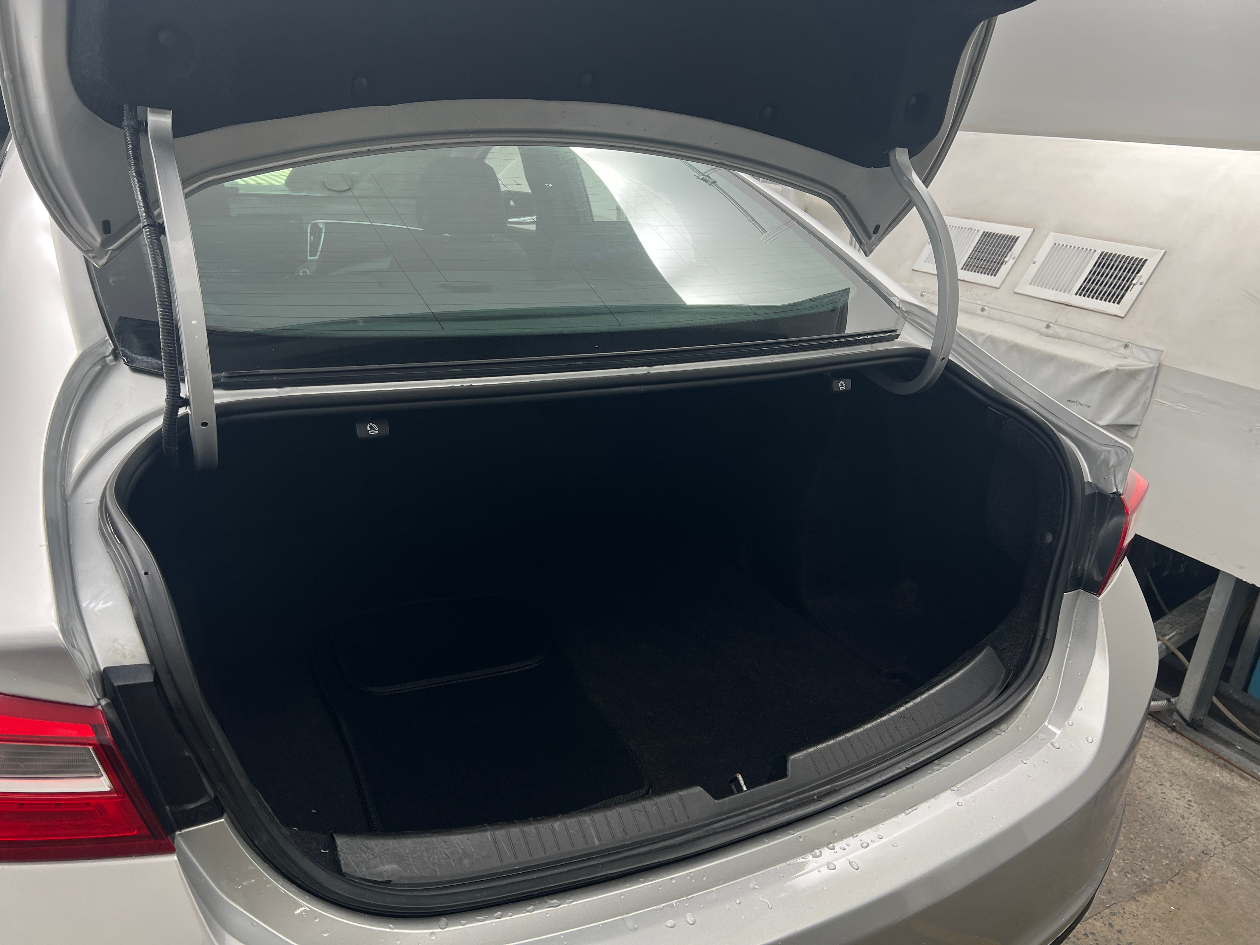 2018 Chevrolet Malibu LS 7