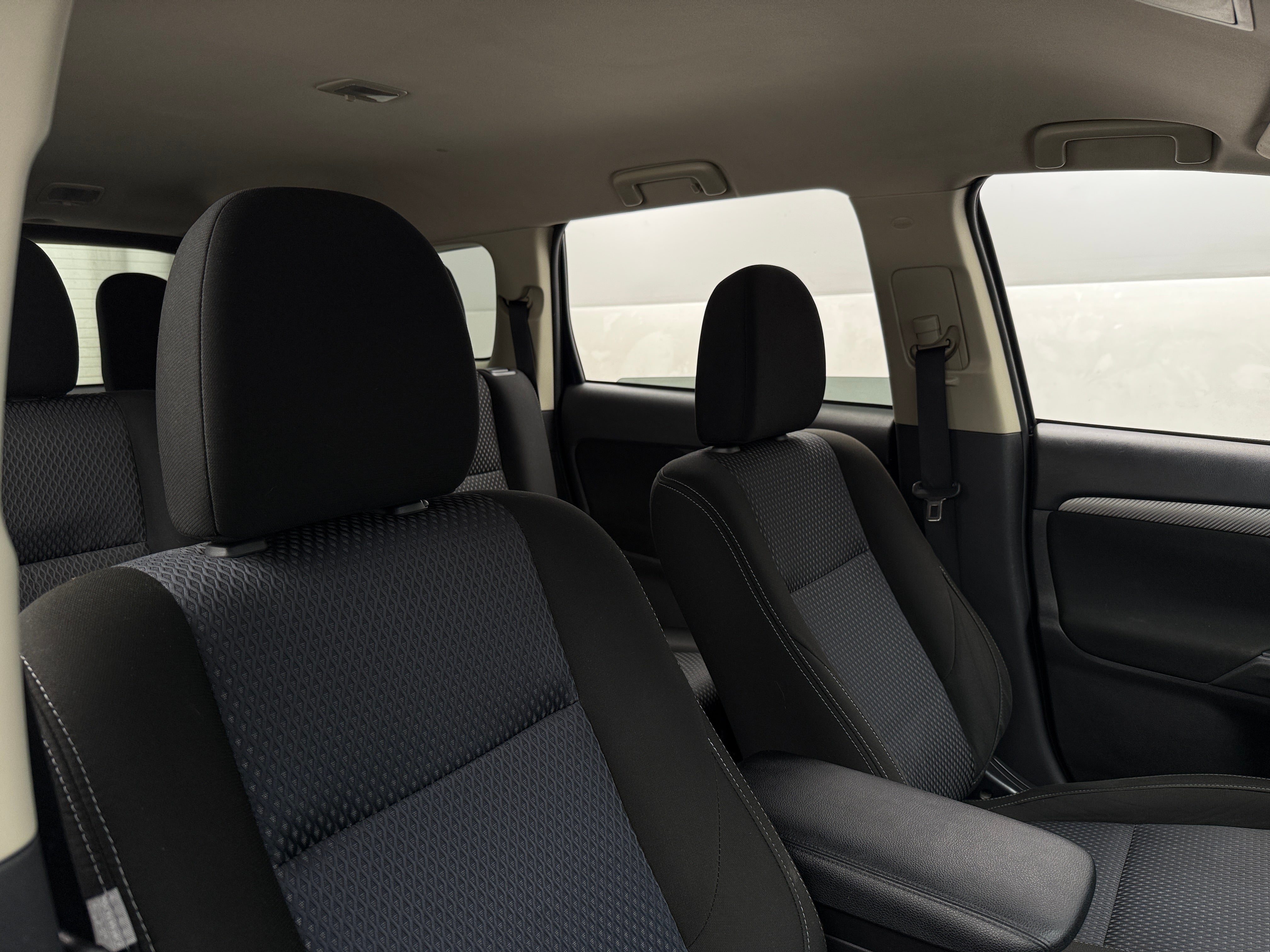 2018 Mitsubishi Outlander ES 2