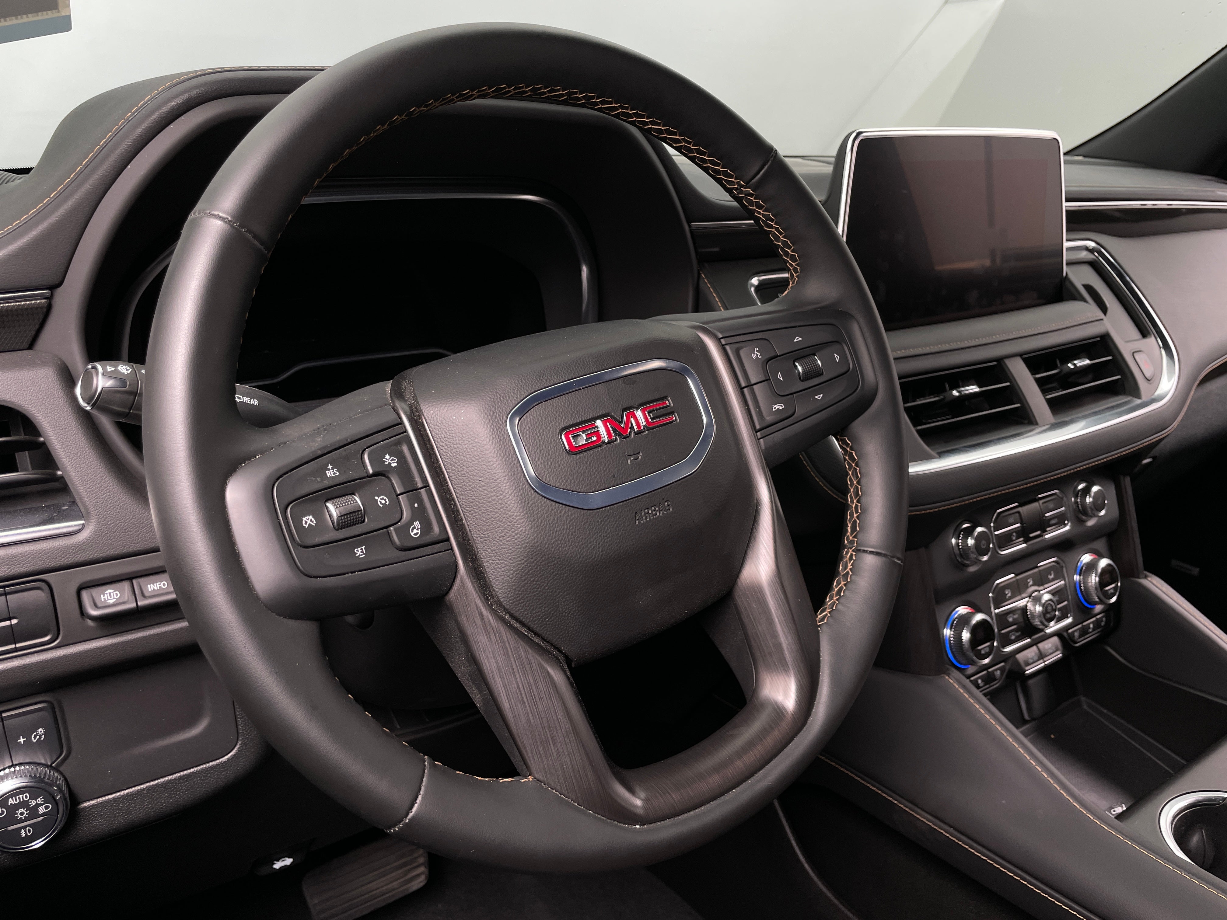 2024 GMC Yukon AT4 4