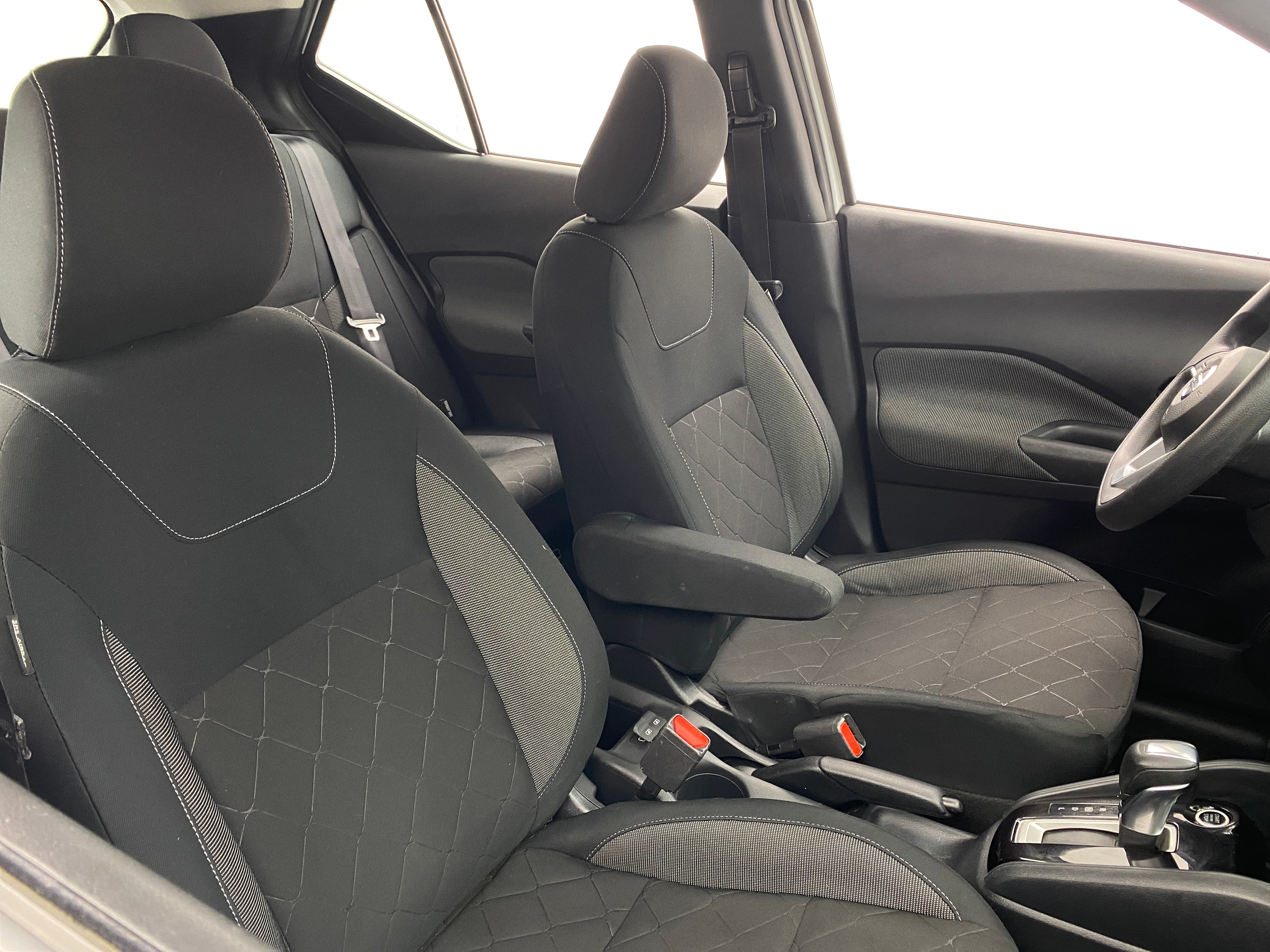 2020 Nissan Kicks S 2