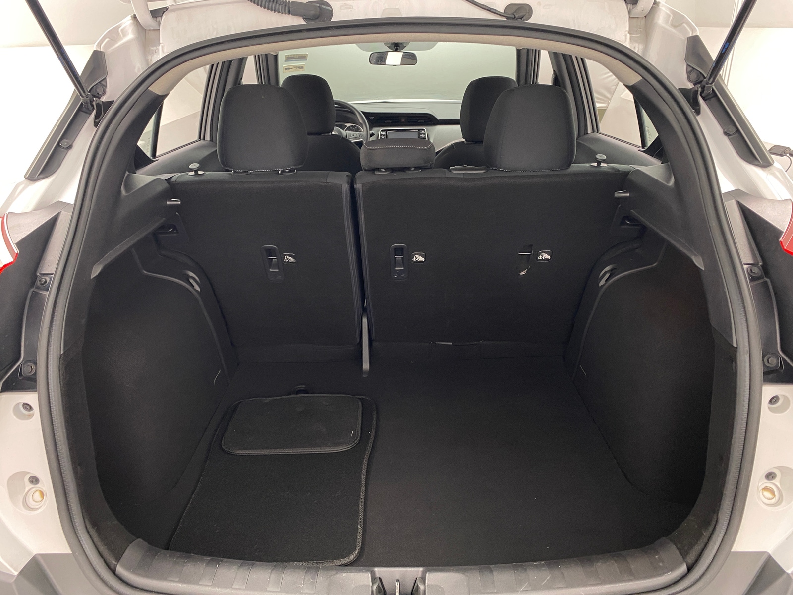 Thumbnail: 2020 Nissan Kicks - 7