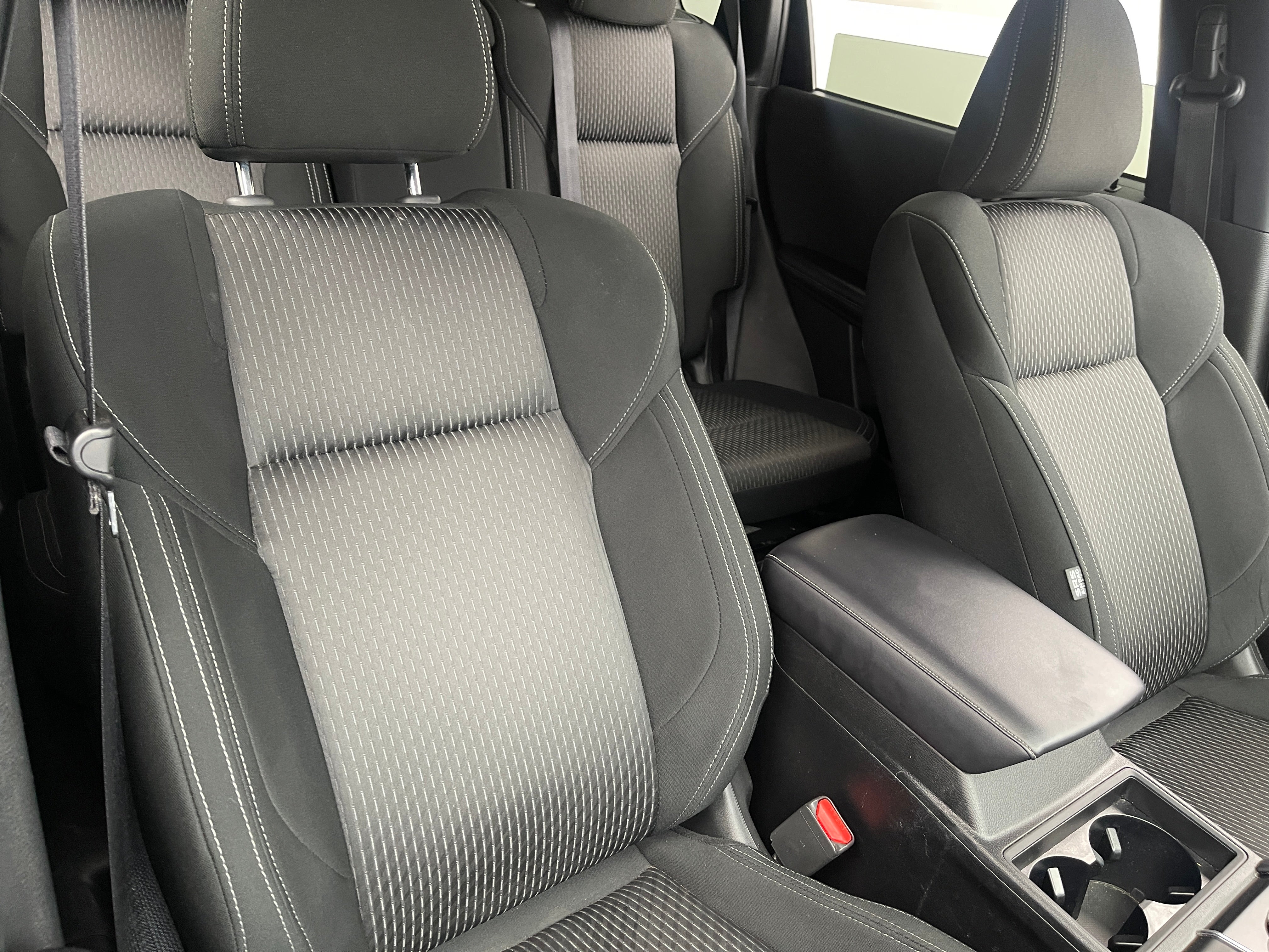 2024 Mitsubishi Outlander ES 2