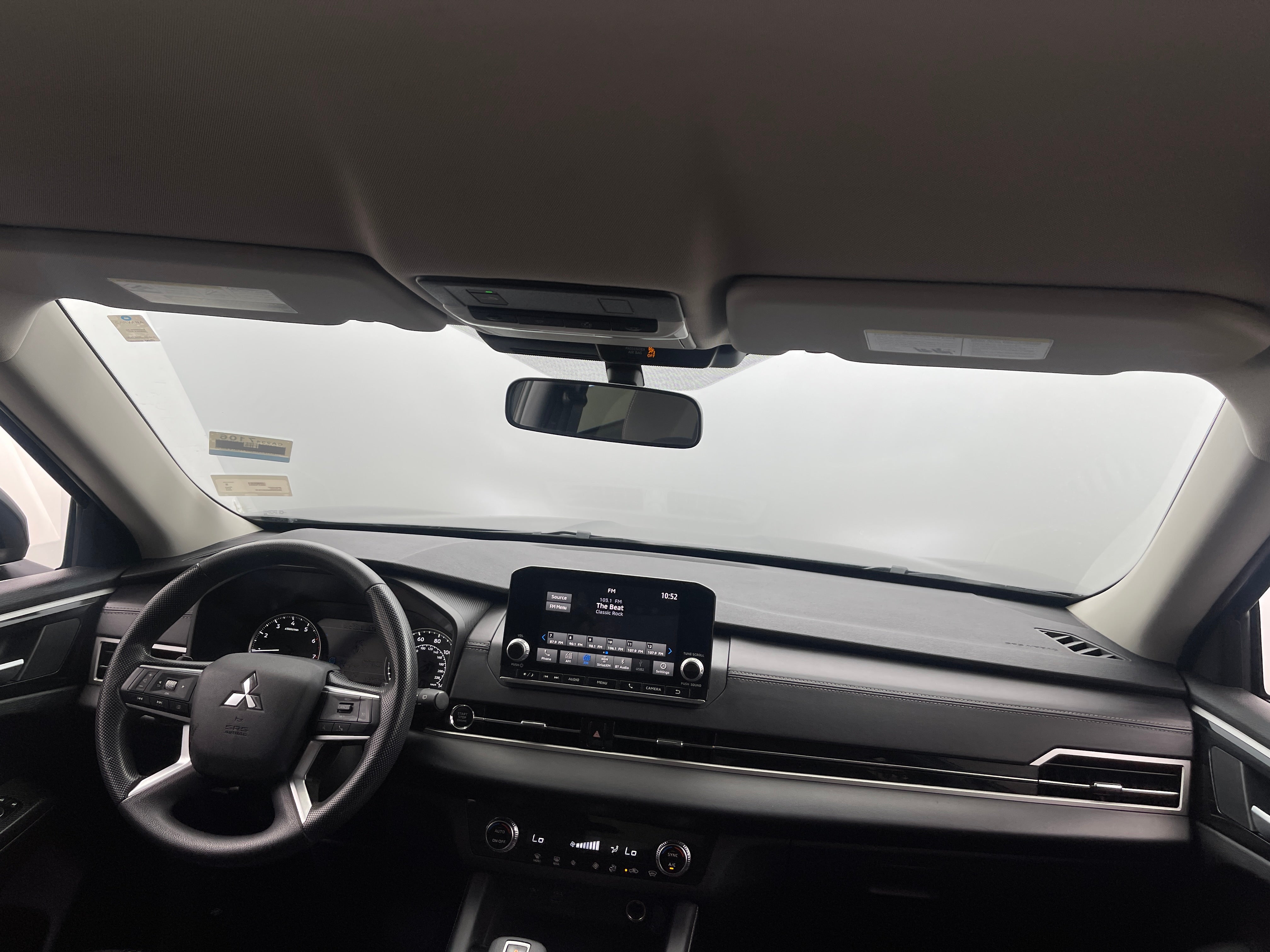 2024 Mitsubishi Outlander ES 3