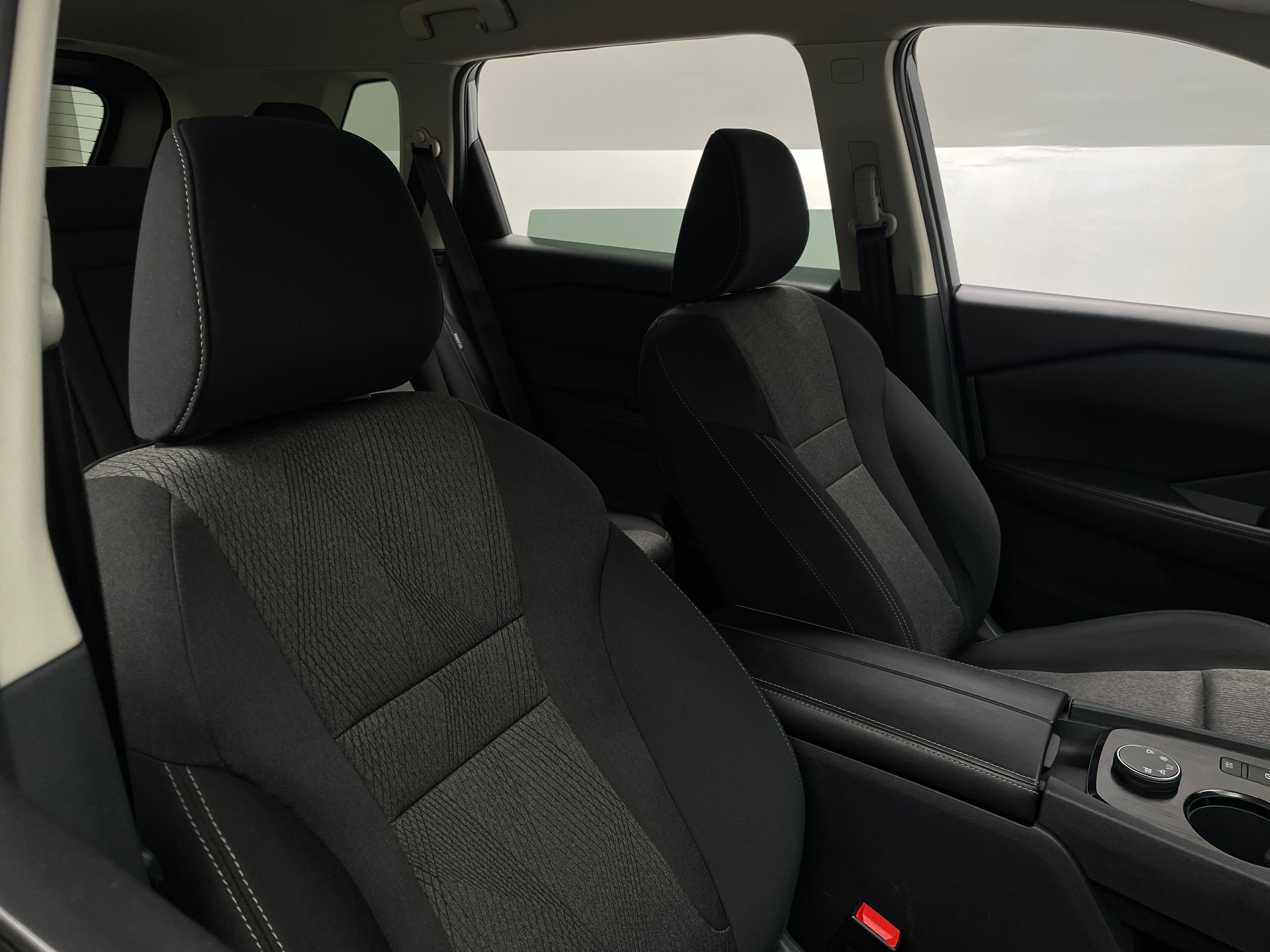 2024 Nissan Rogue SV 2