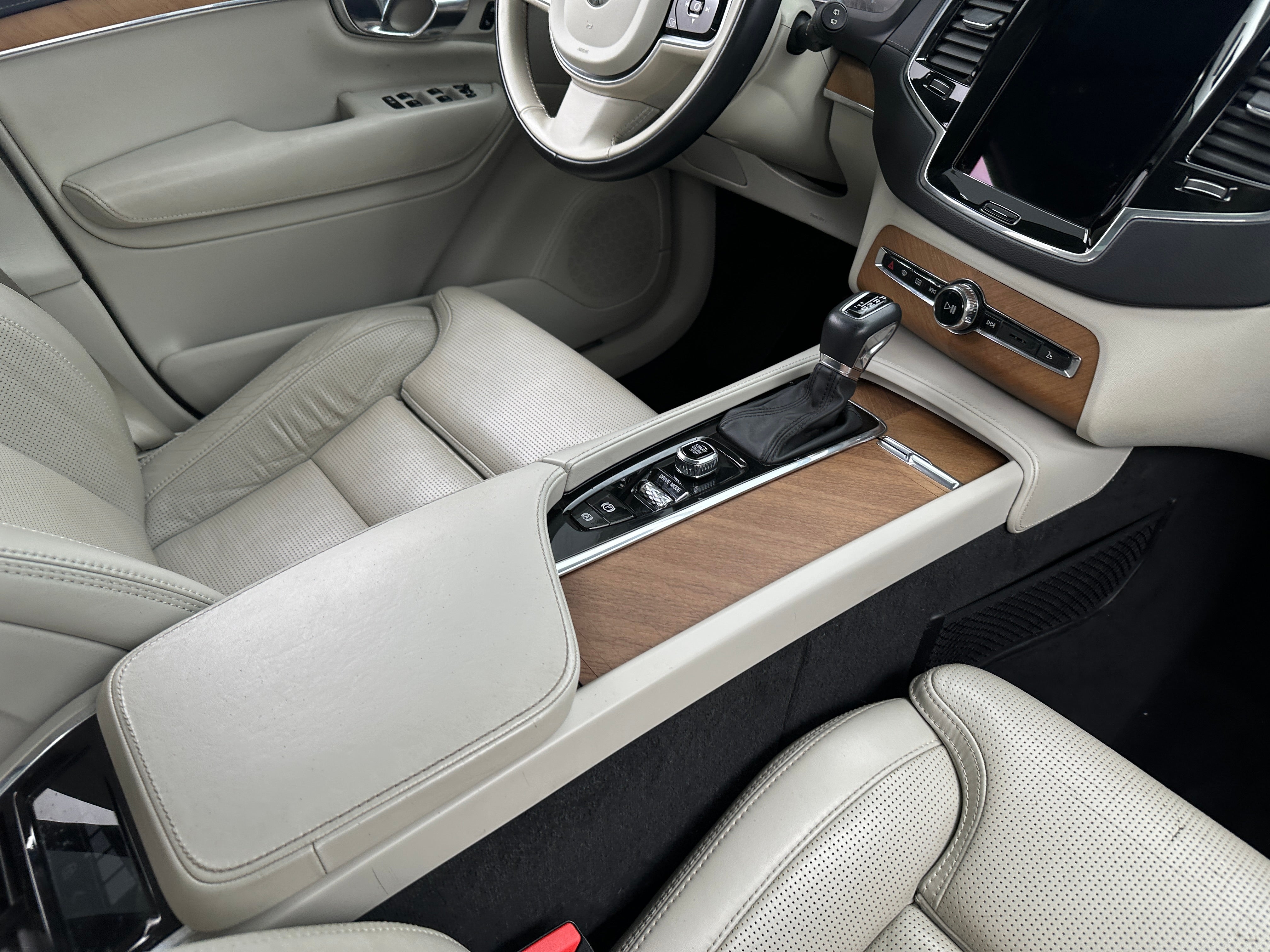 Image 4 of 2020 Volvo XC90 T6 Inscription