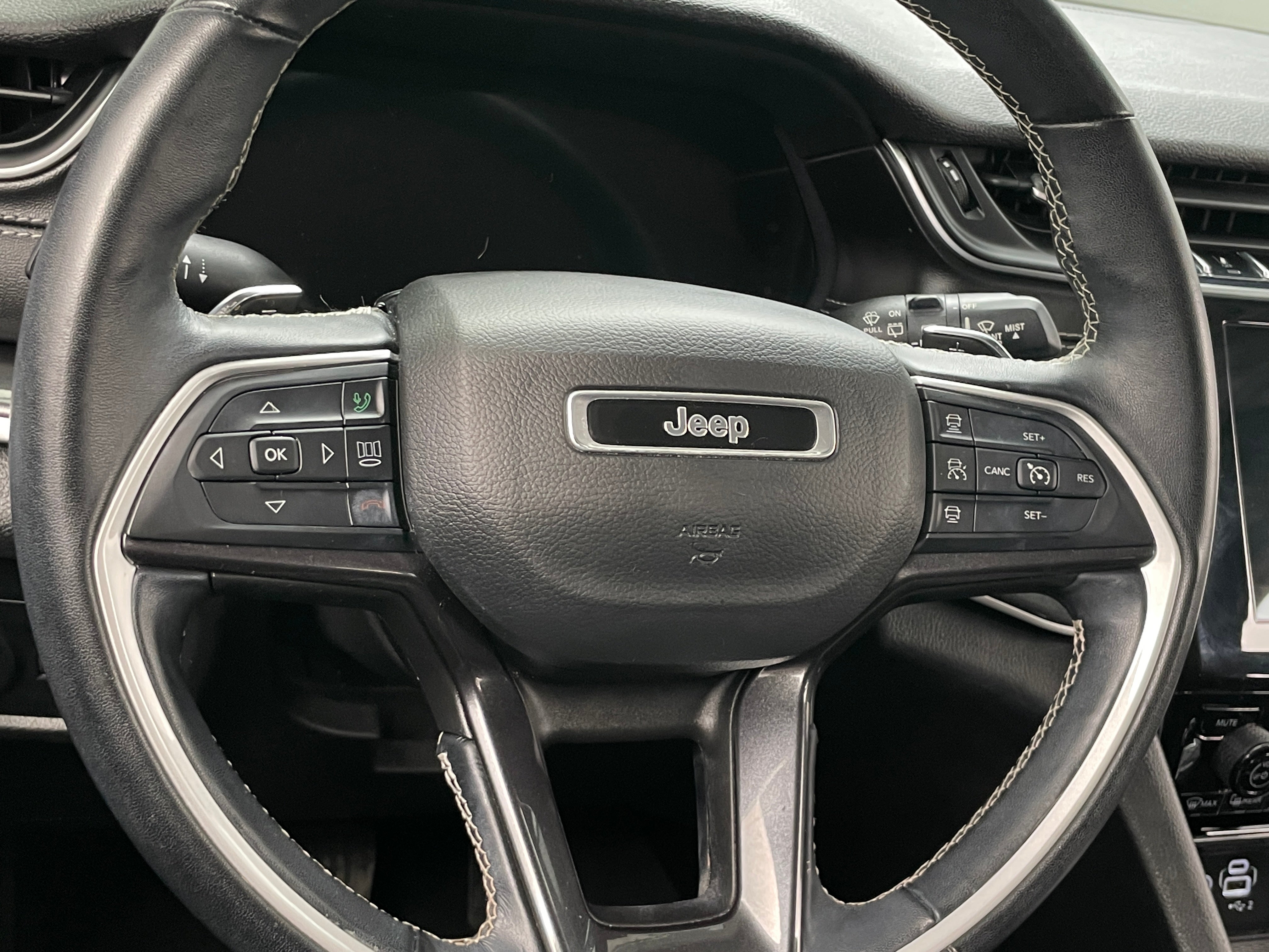 2022 Jeep Grand Cherokee L Laredo 5