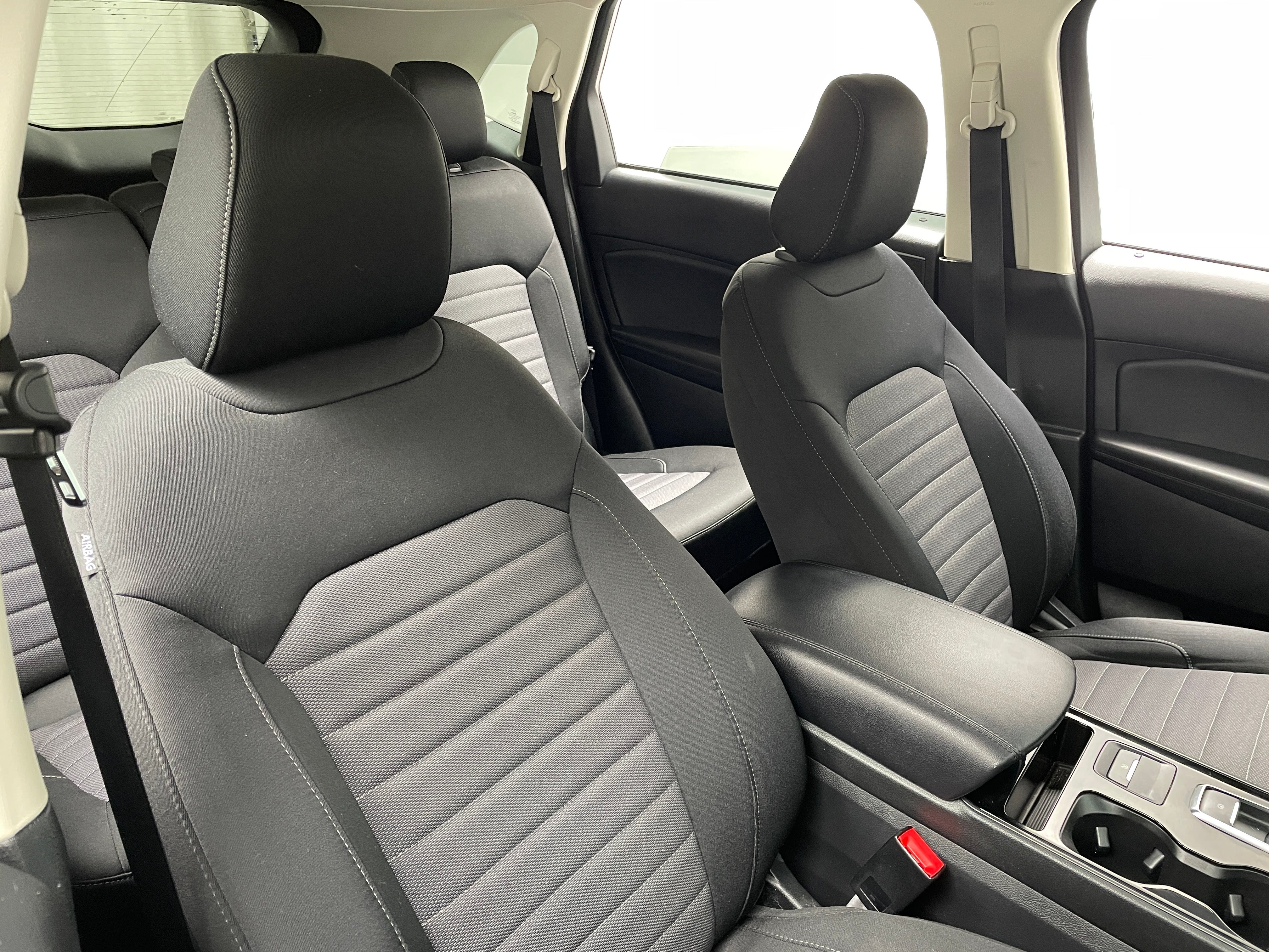 2020 Ford Edge SE 2