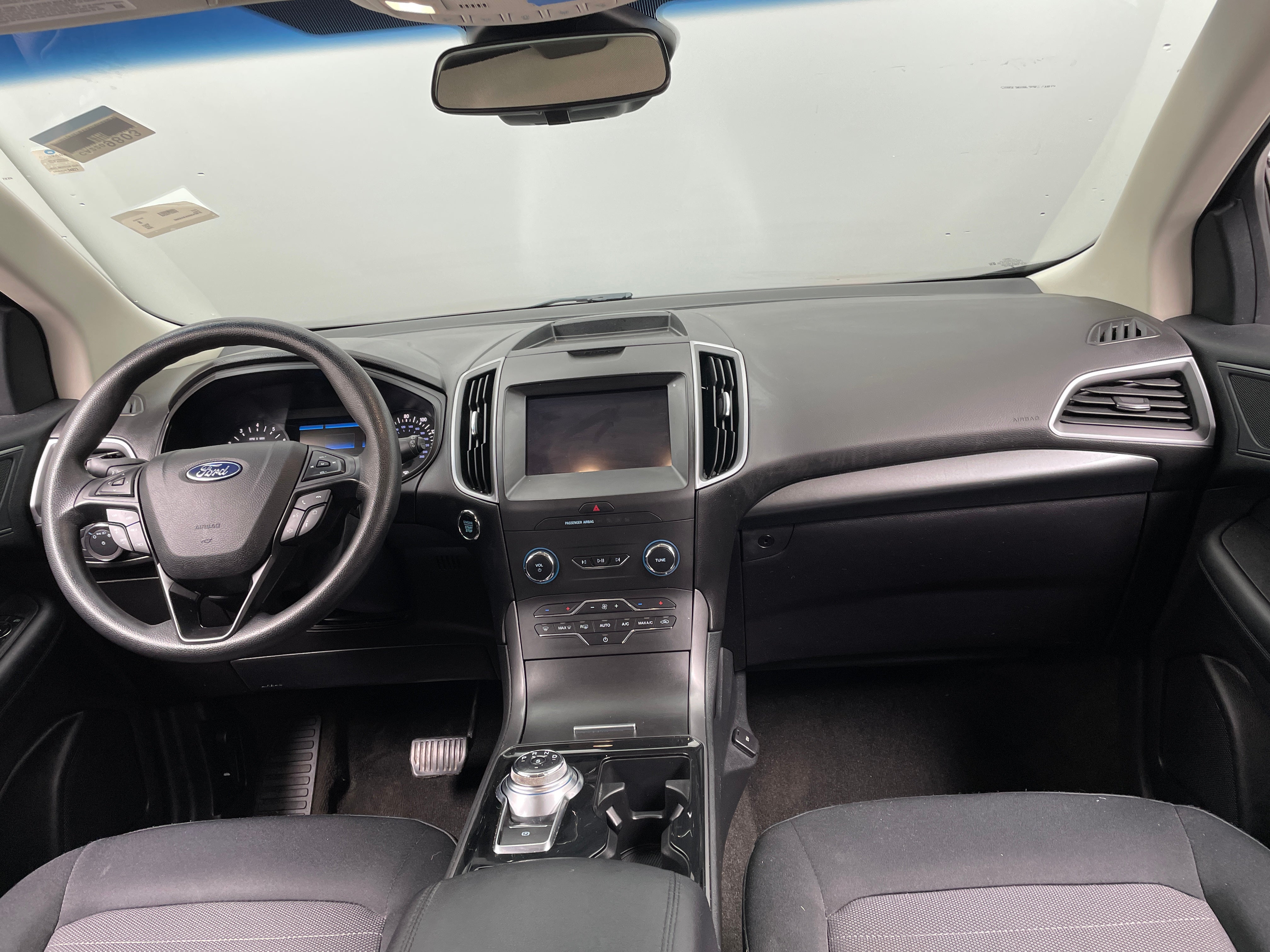 2020 Ford Edge SE 3