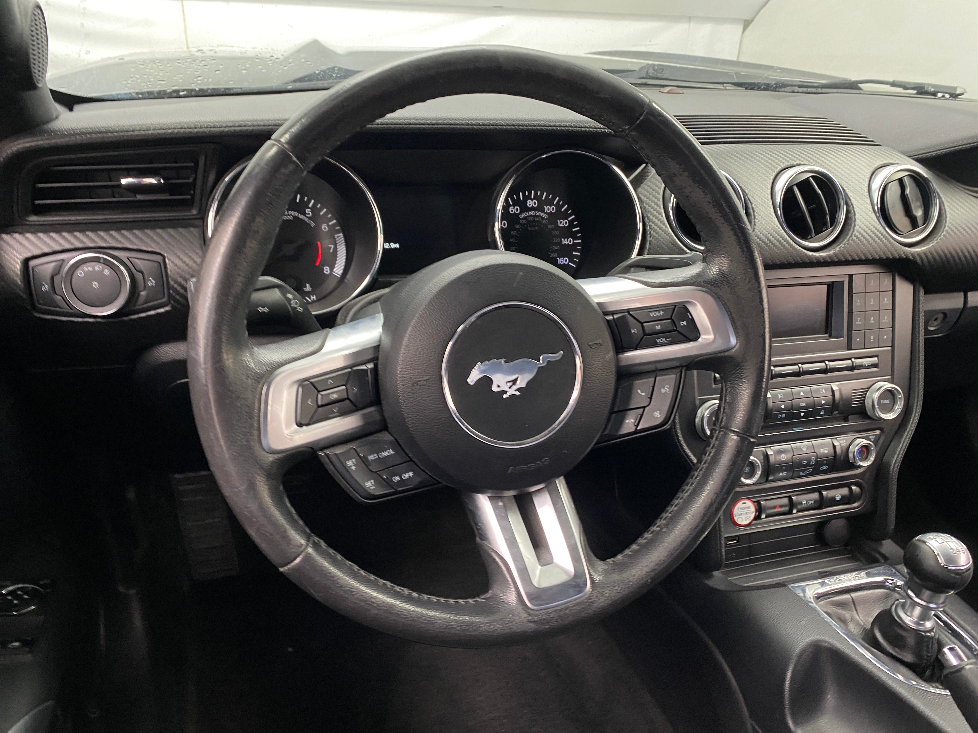 2015 Ford Mustang V6 4