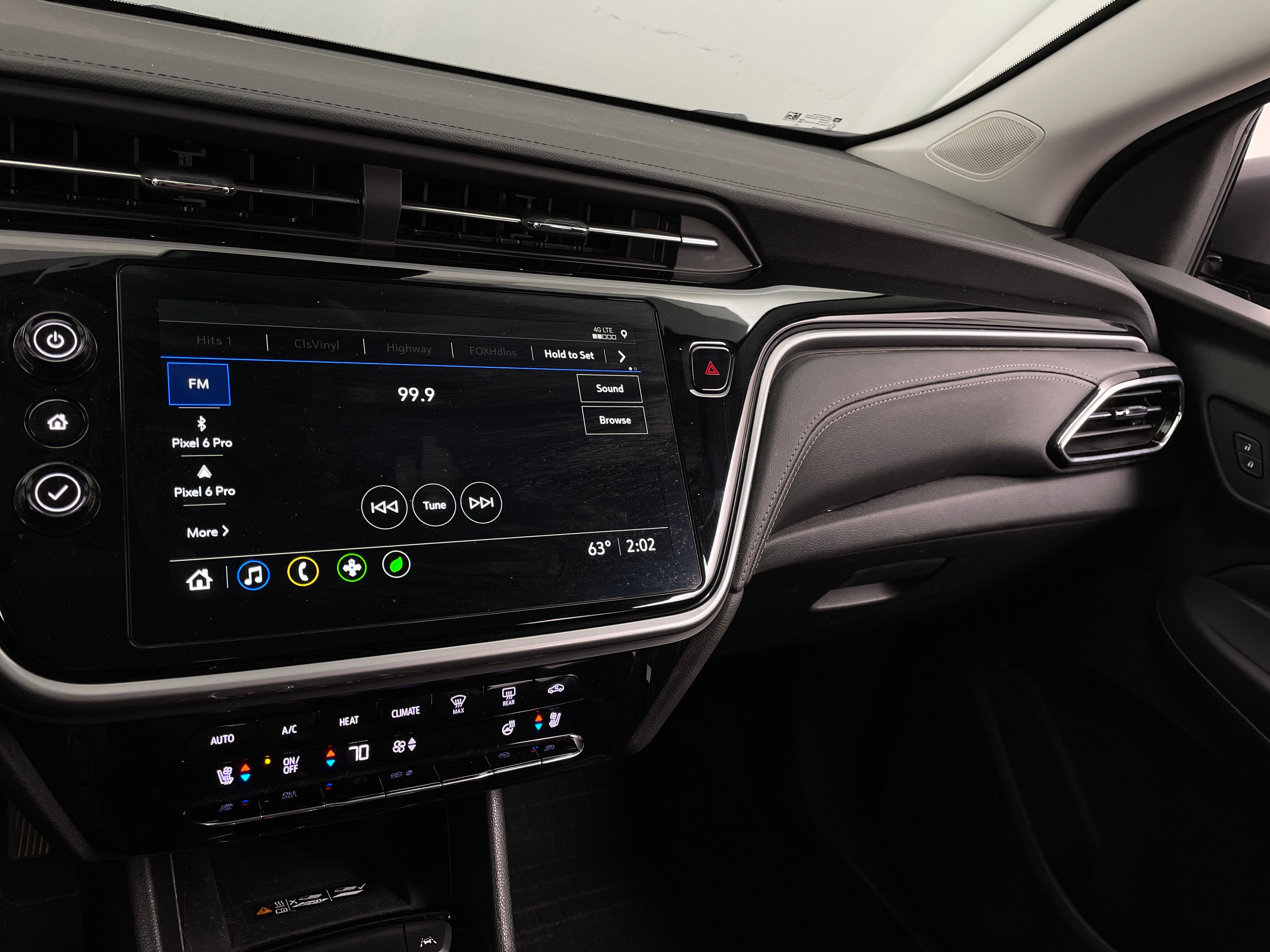 2022 Chevrolet Bolt EUV LT 3